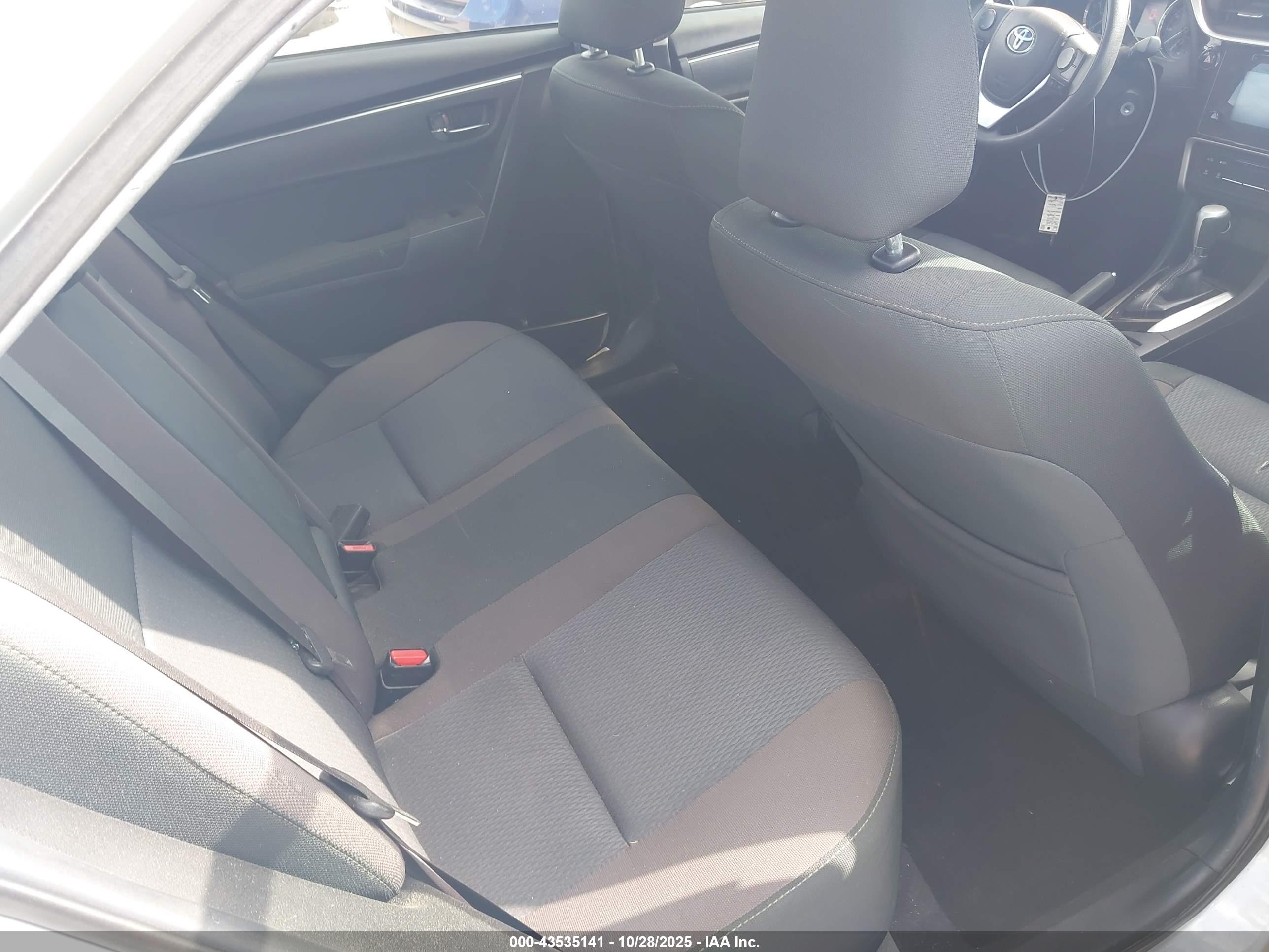 TOYOTA COROLLA image 8