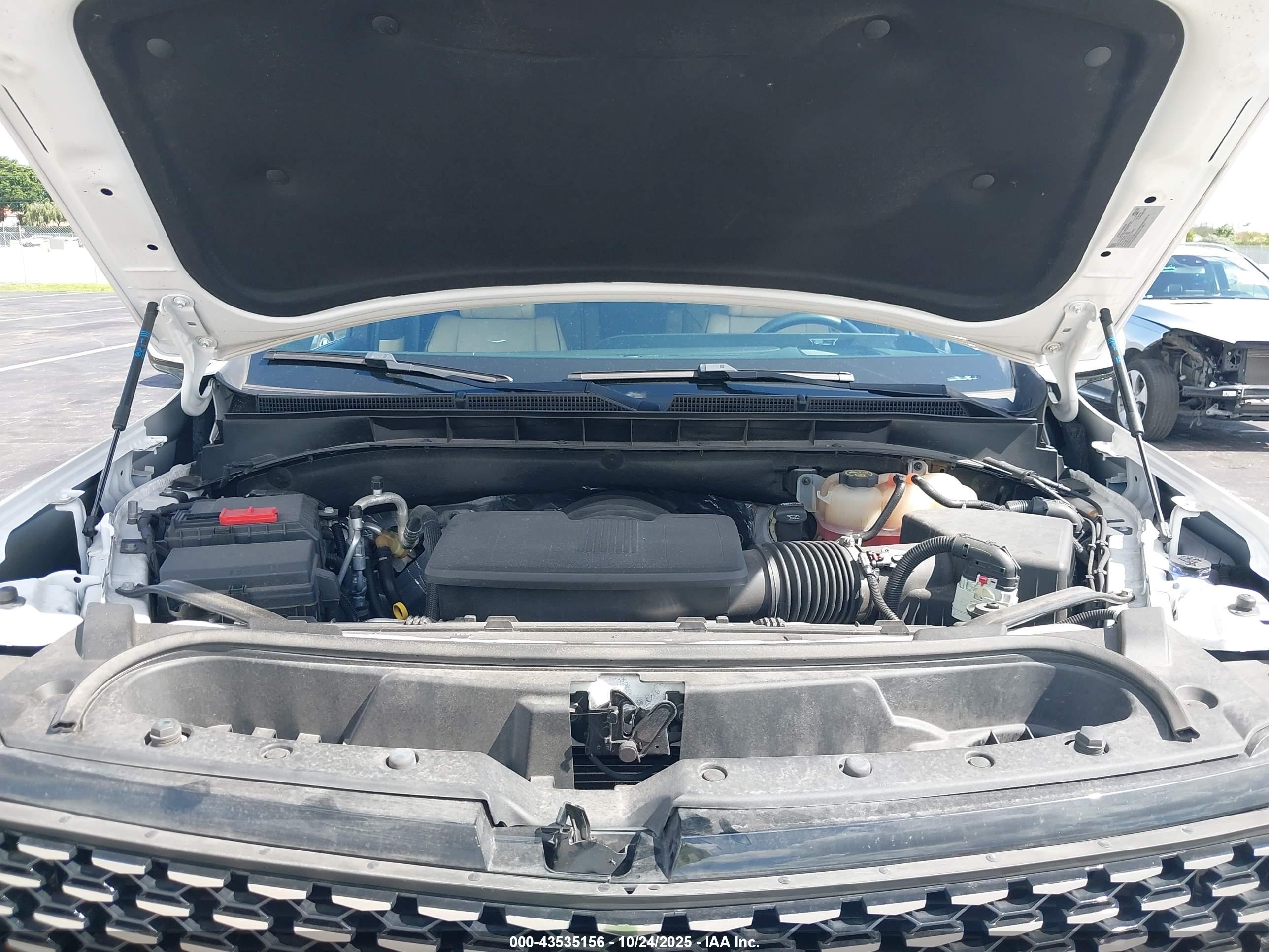 CADILLAC ESCALADE image 10