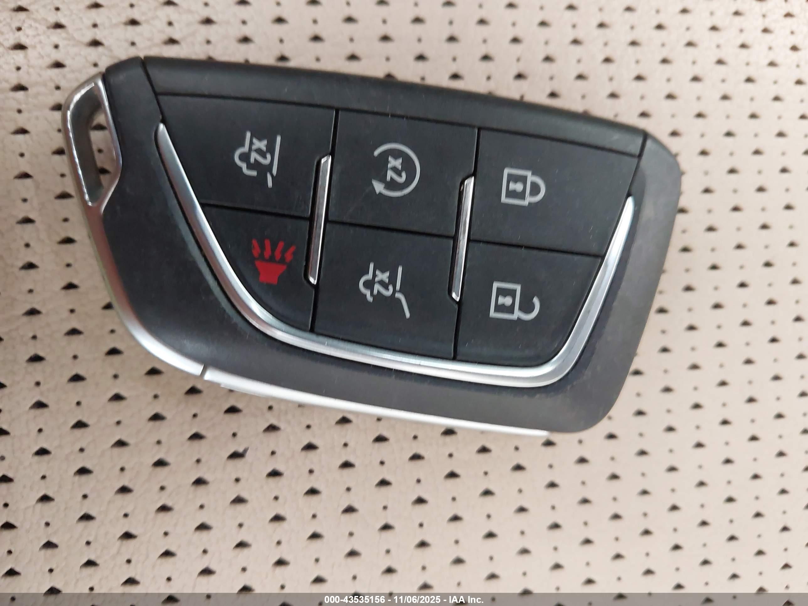 CADILLAC ESCALADE image 11