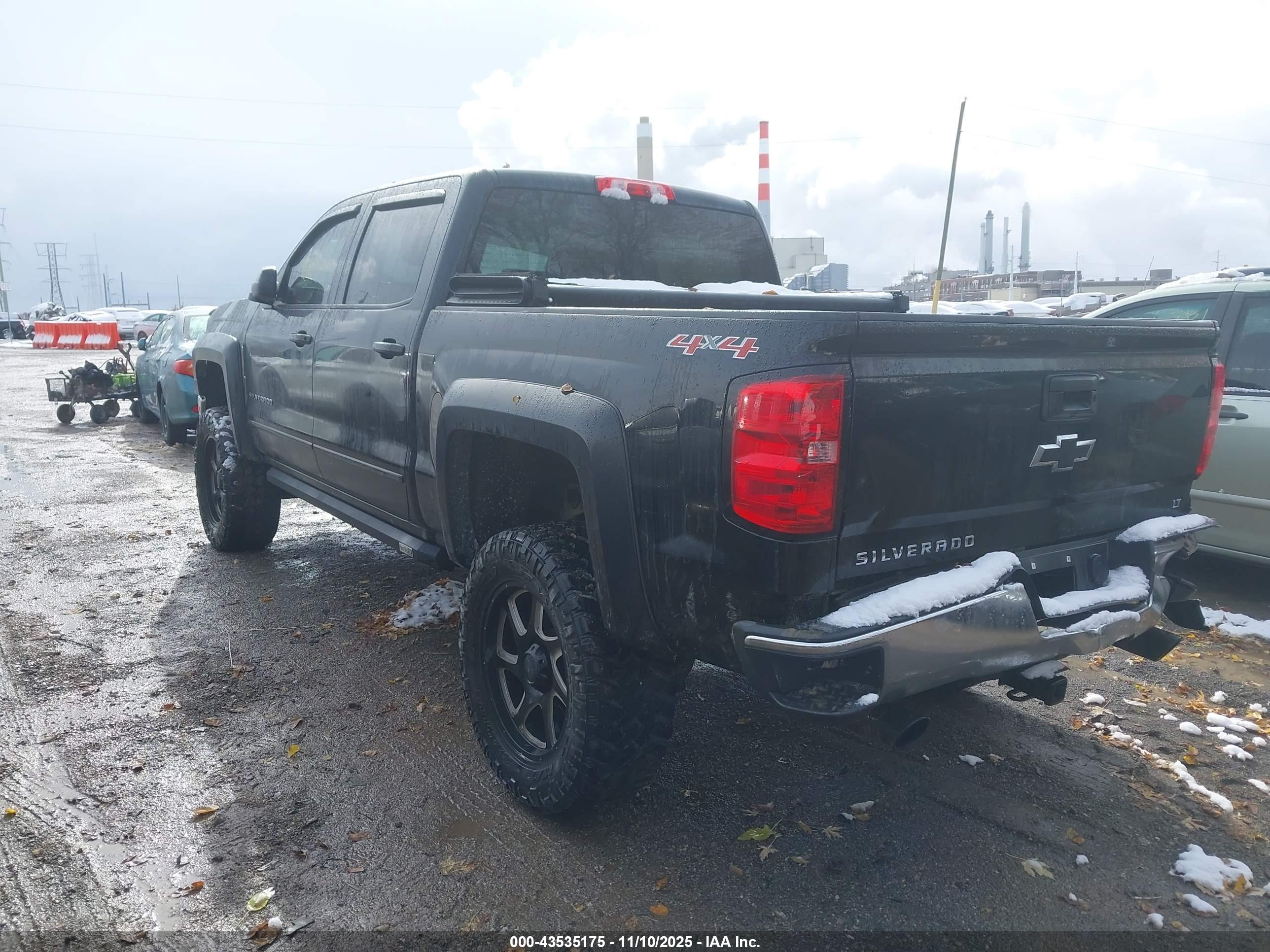 CHEVROLET SILVERADO image 3