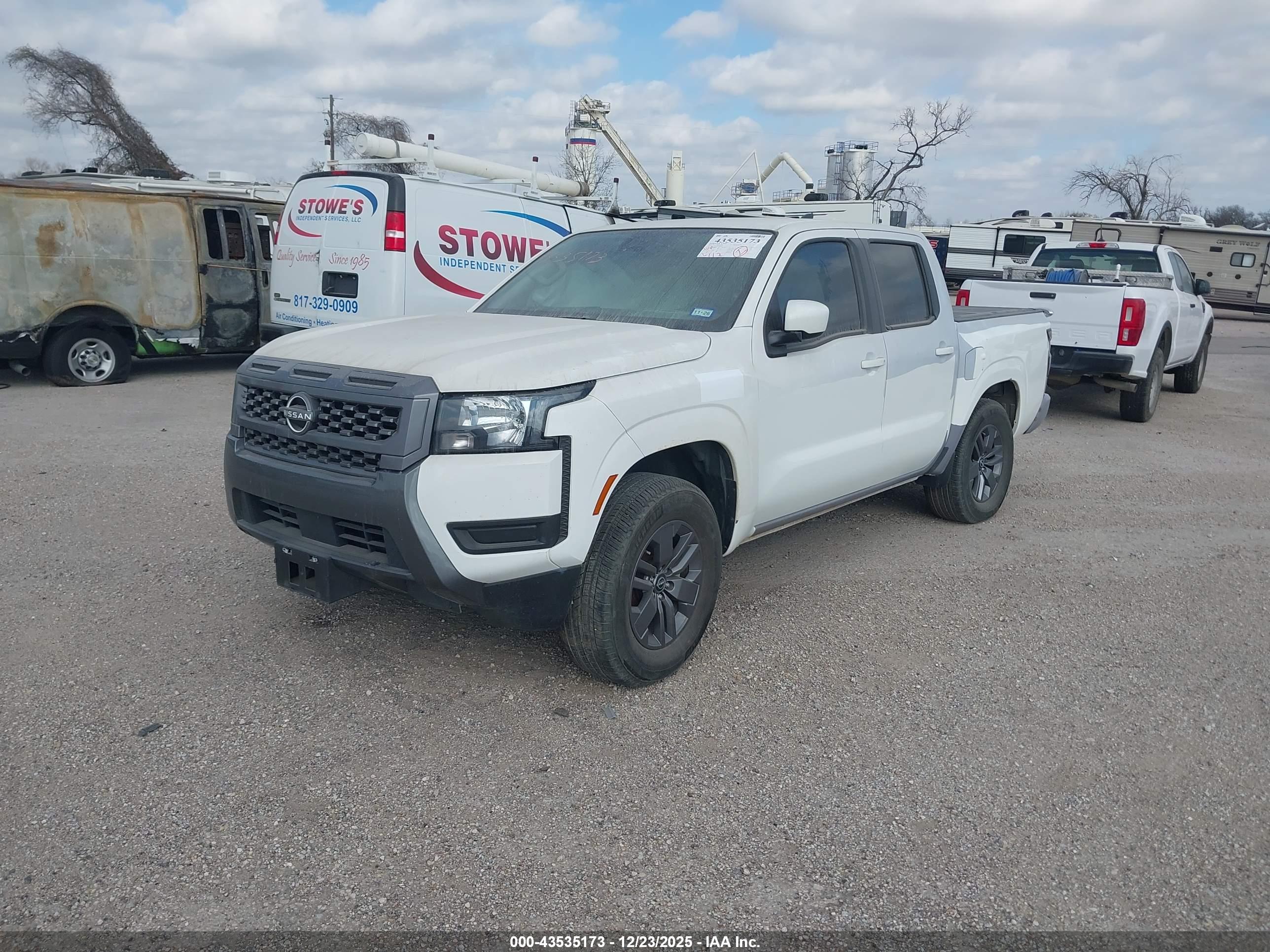 NISSAN FRONTIER image 2