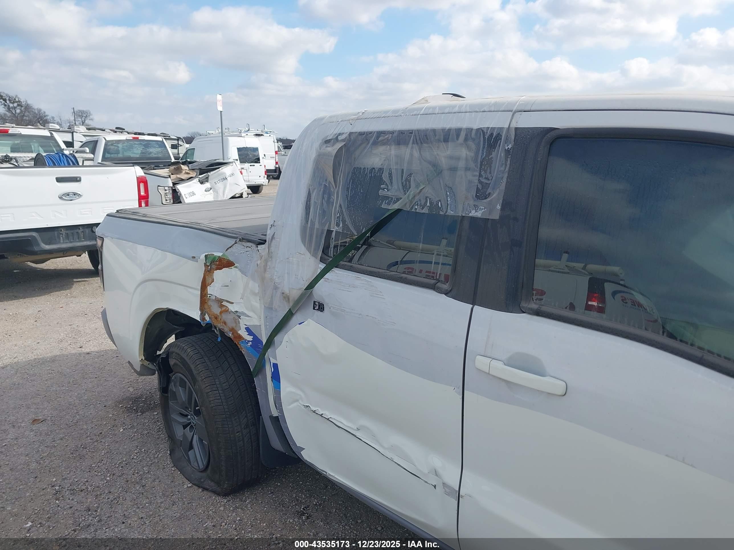 NISSAN FRONTIER image 6