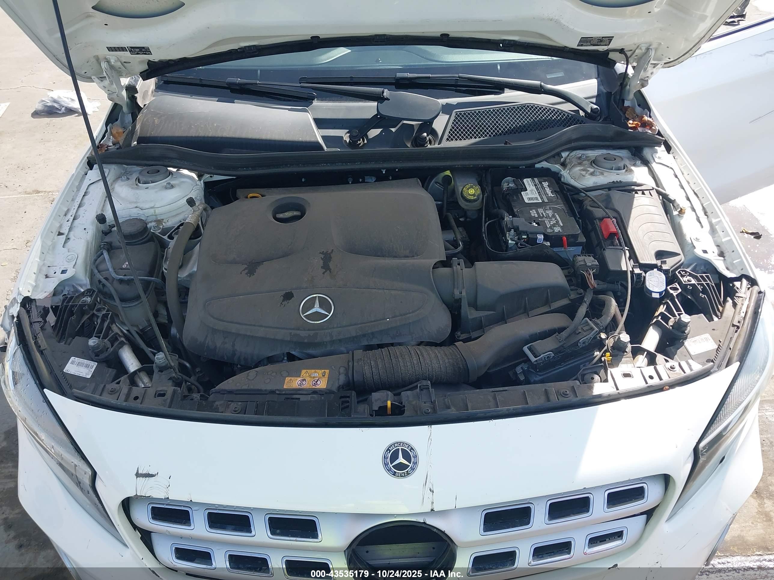 MERCEDES-BENZ GLA image 10