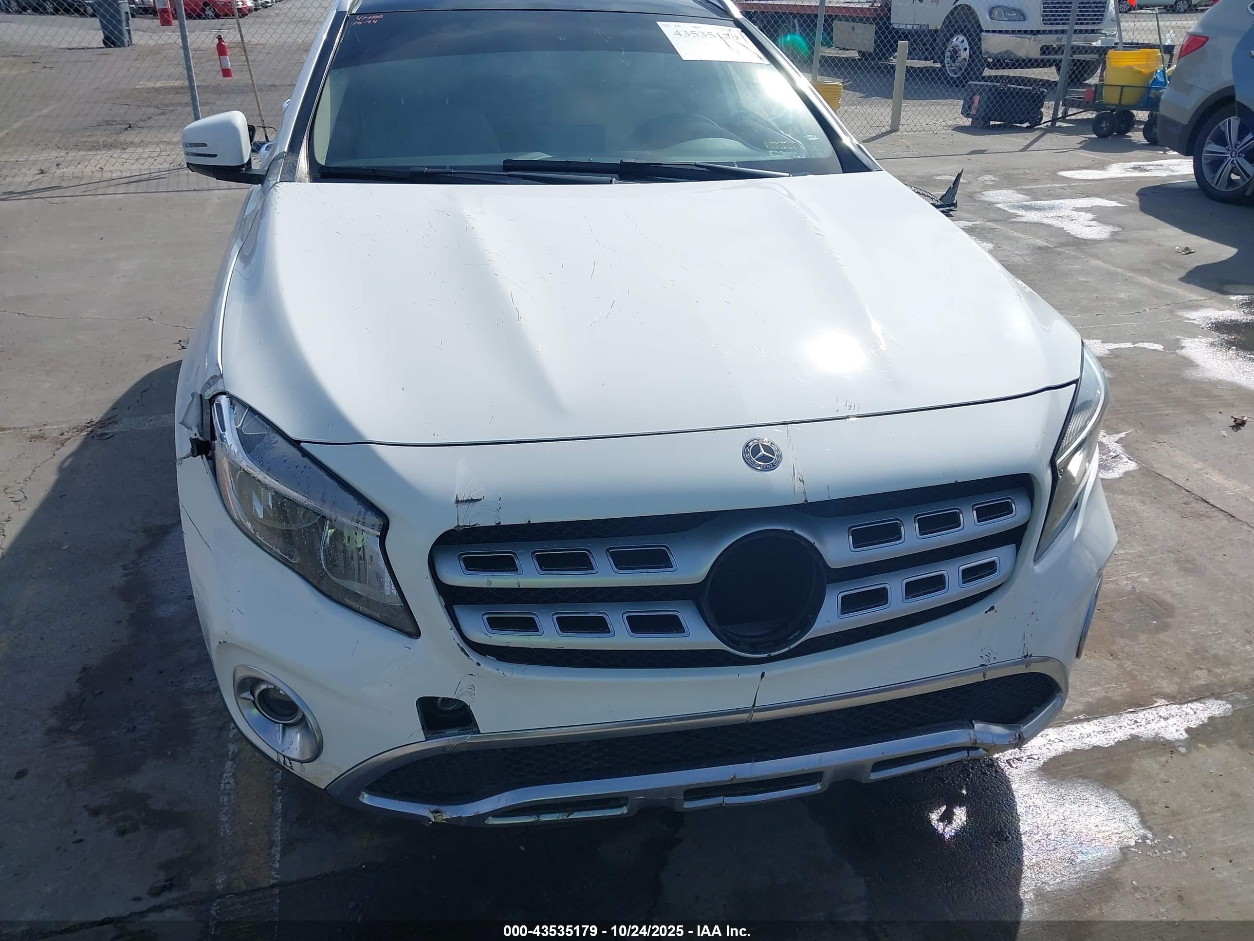MERCEDES-BENZ GLA image 6