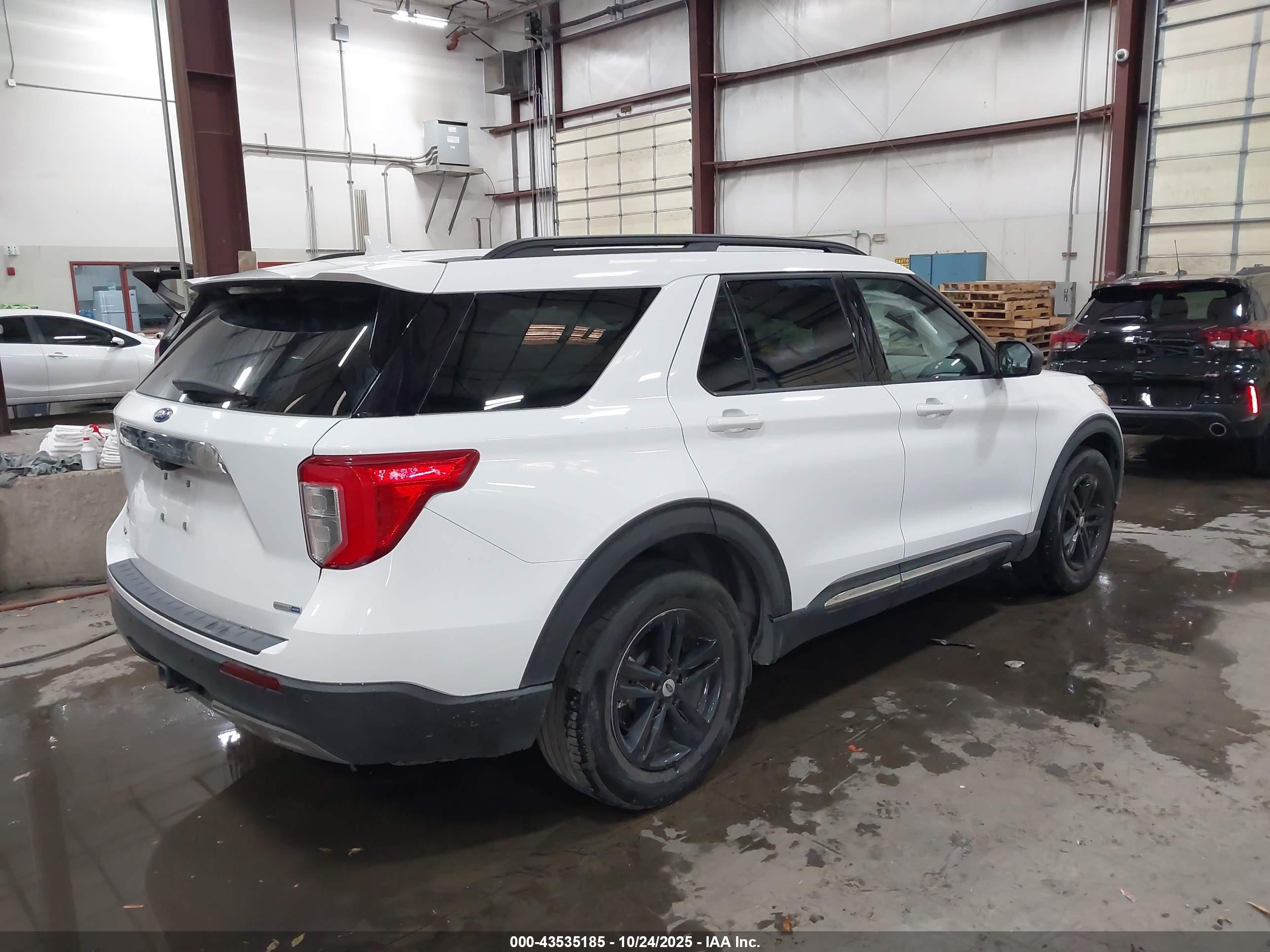 FORD EXPLORER image 4