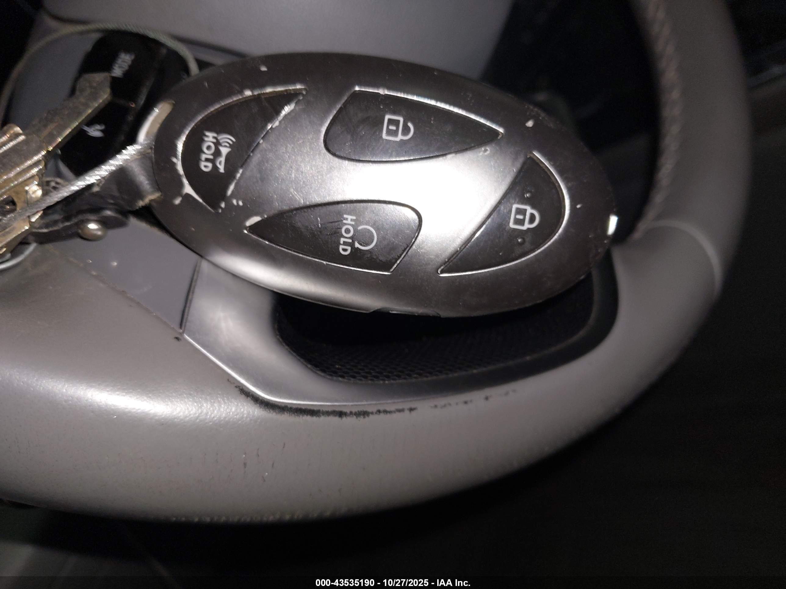 HYUNDAI ELANTRA image 11
