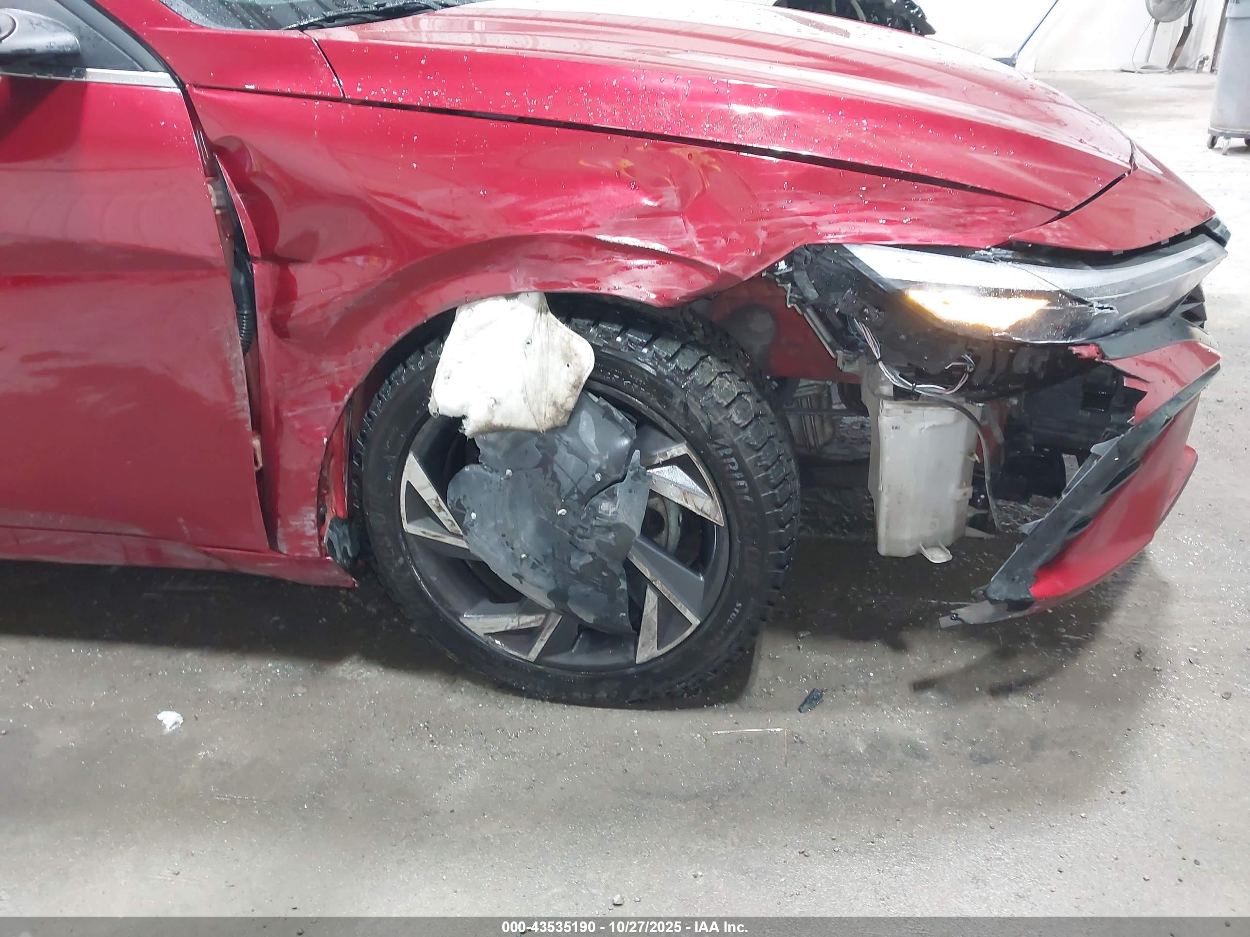 HYUNDAI ELANTRA image 6