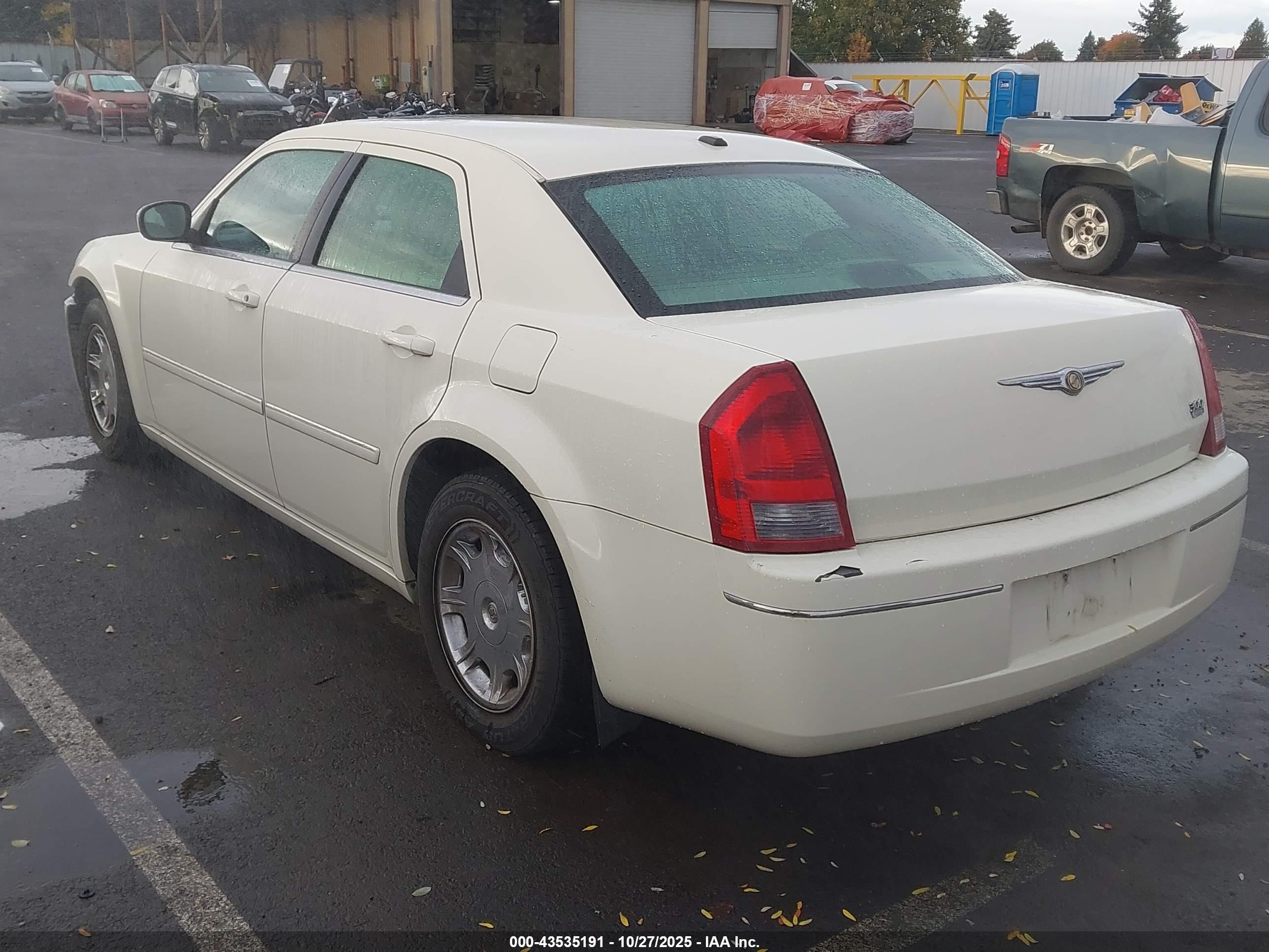 CHRYSLER 300 image 3