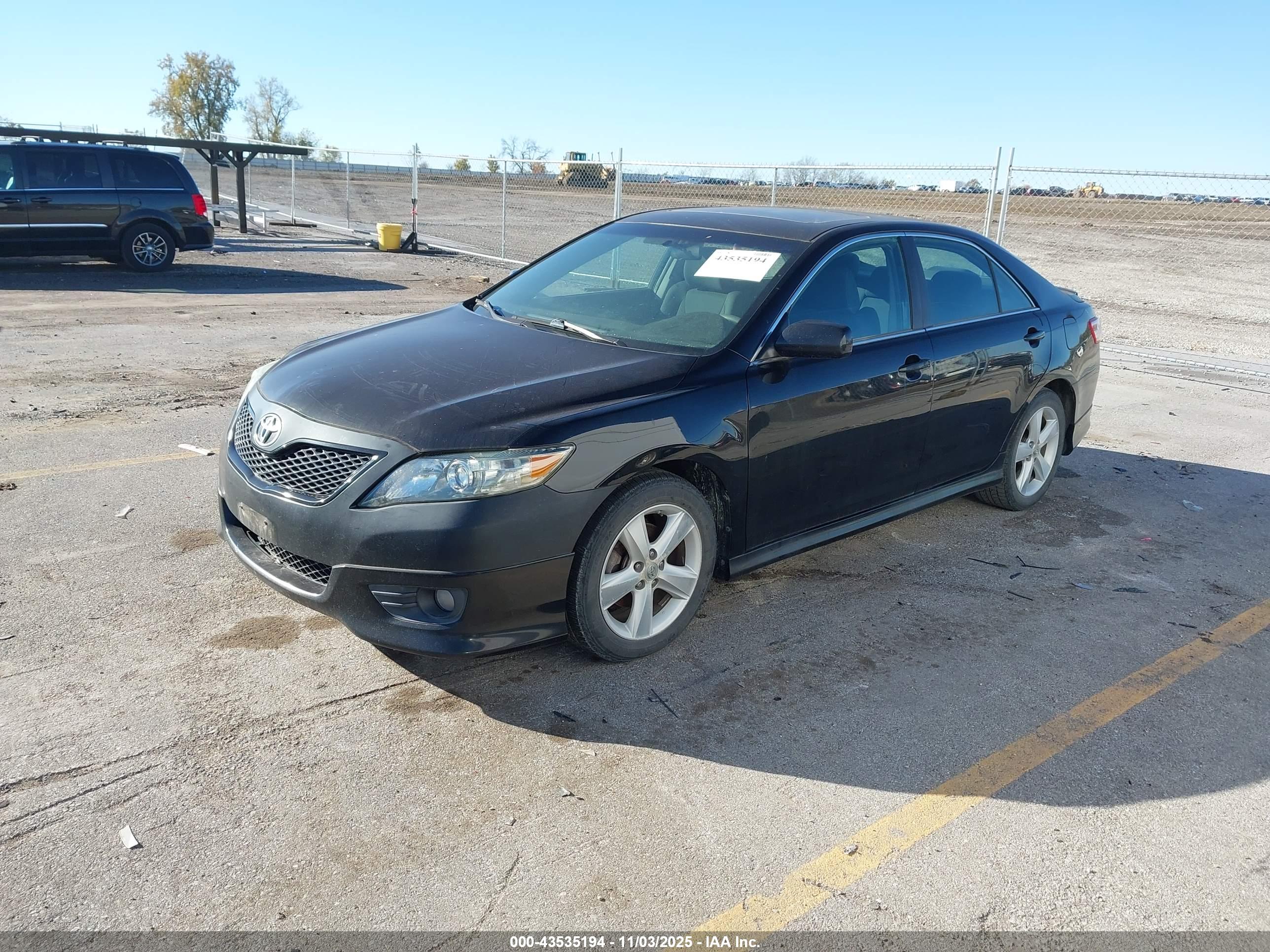 TOYOTA CAMRY image 2