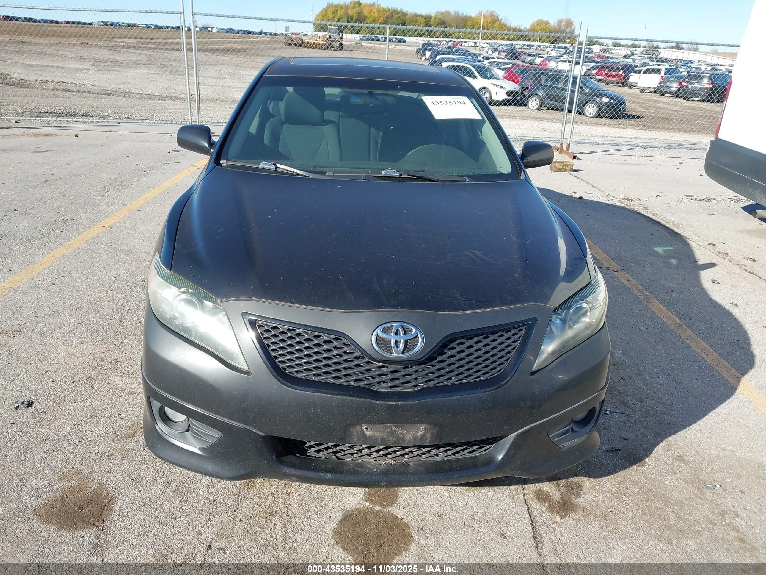 TOYOTA CAMRY image 6