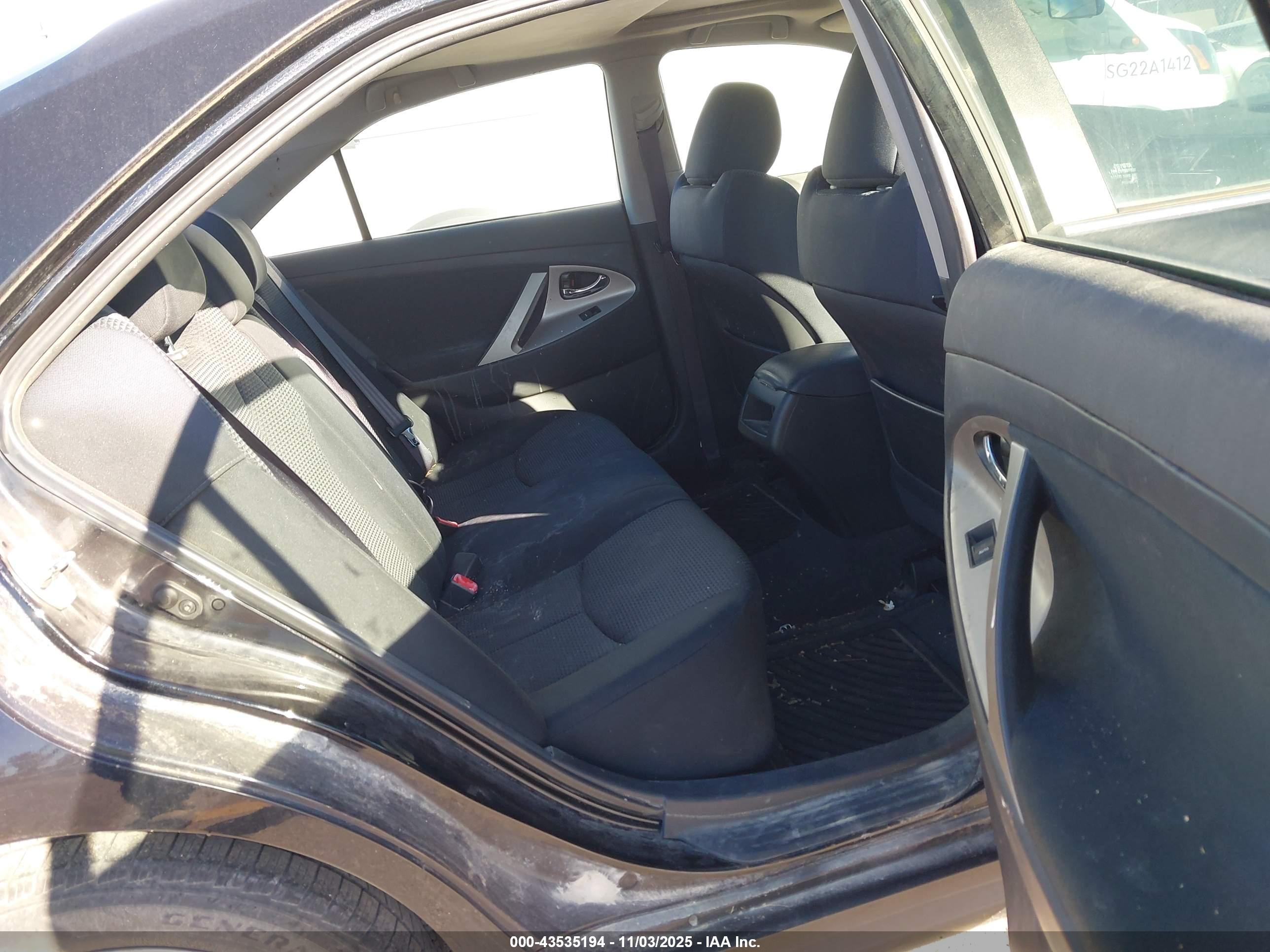 TOYOTA CAMRY image 8