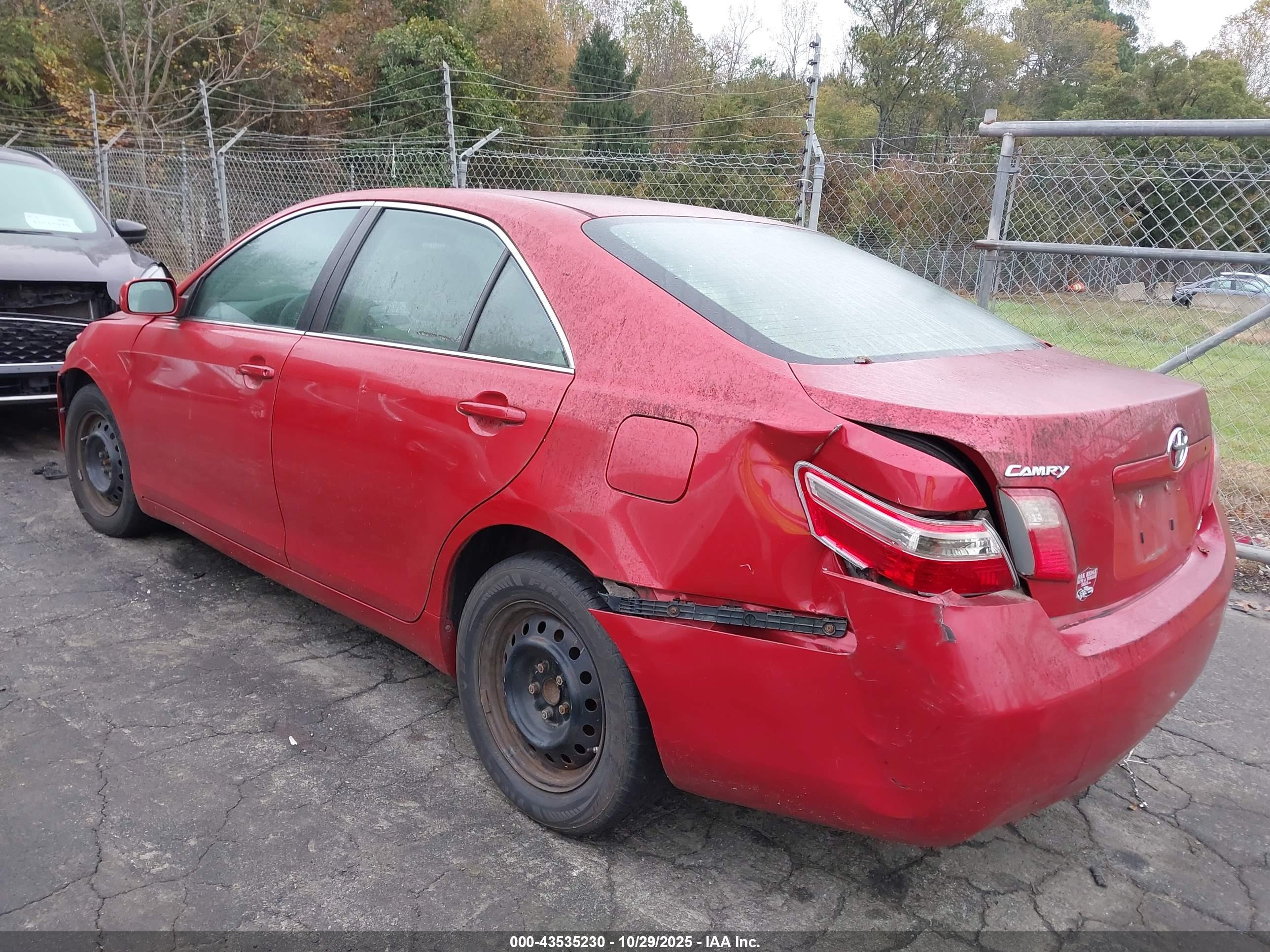 TOYOTA CAMRY image 3