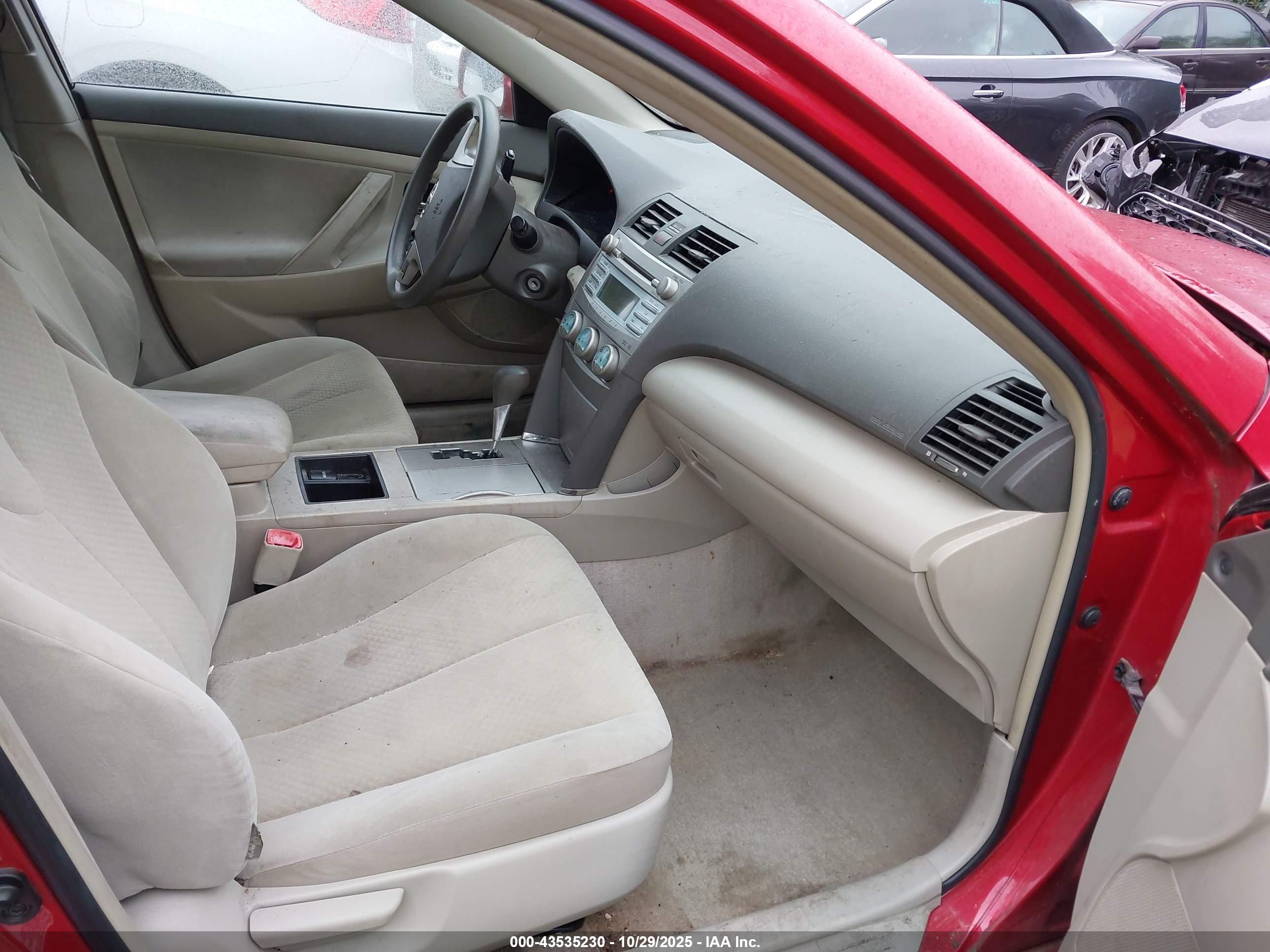 TOYOTA CAMRY image 5