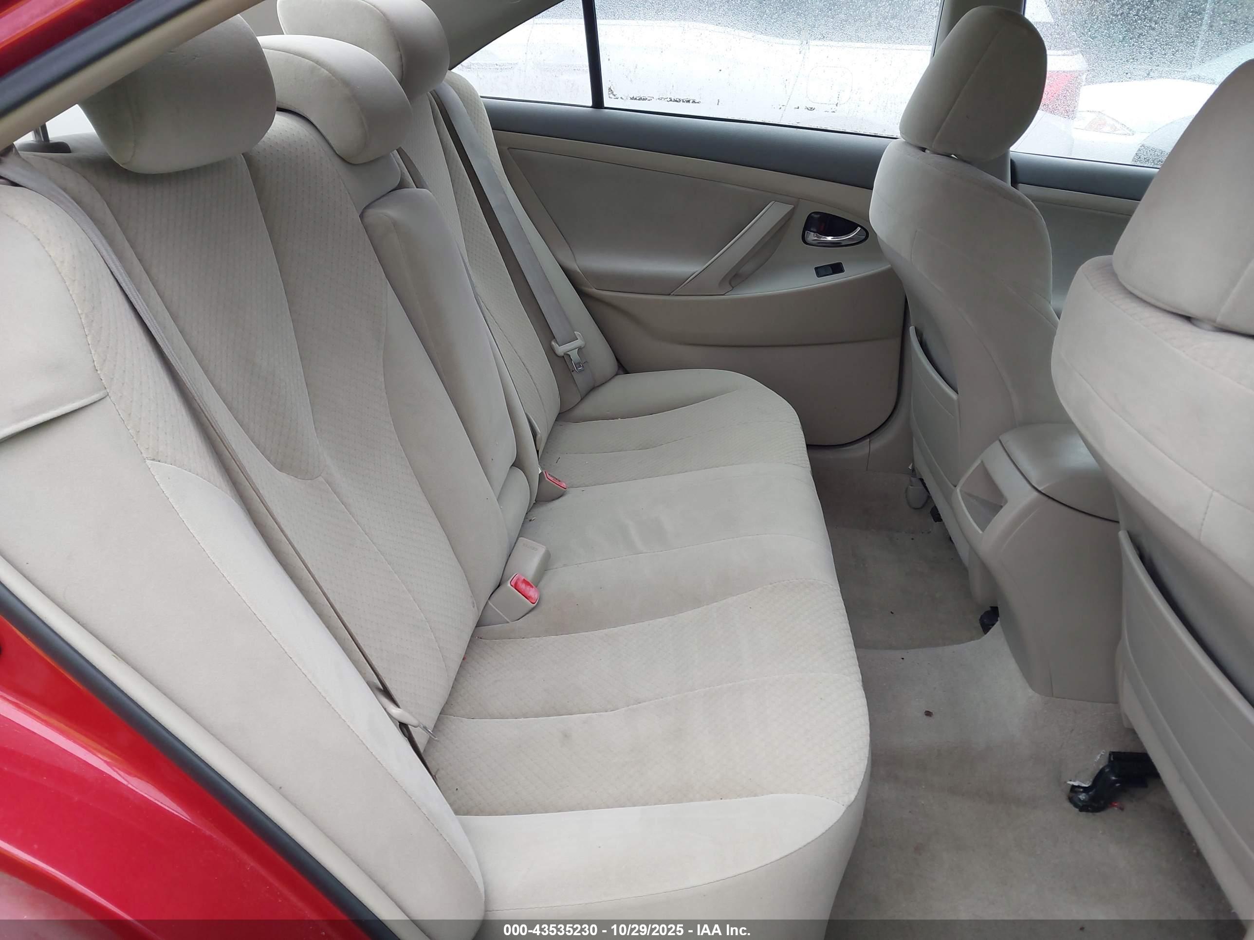 TOYOTA CAMRY image 8