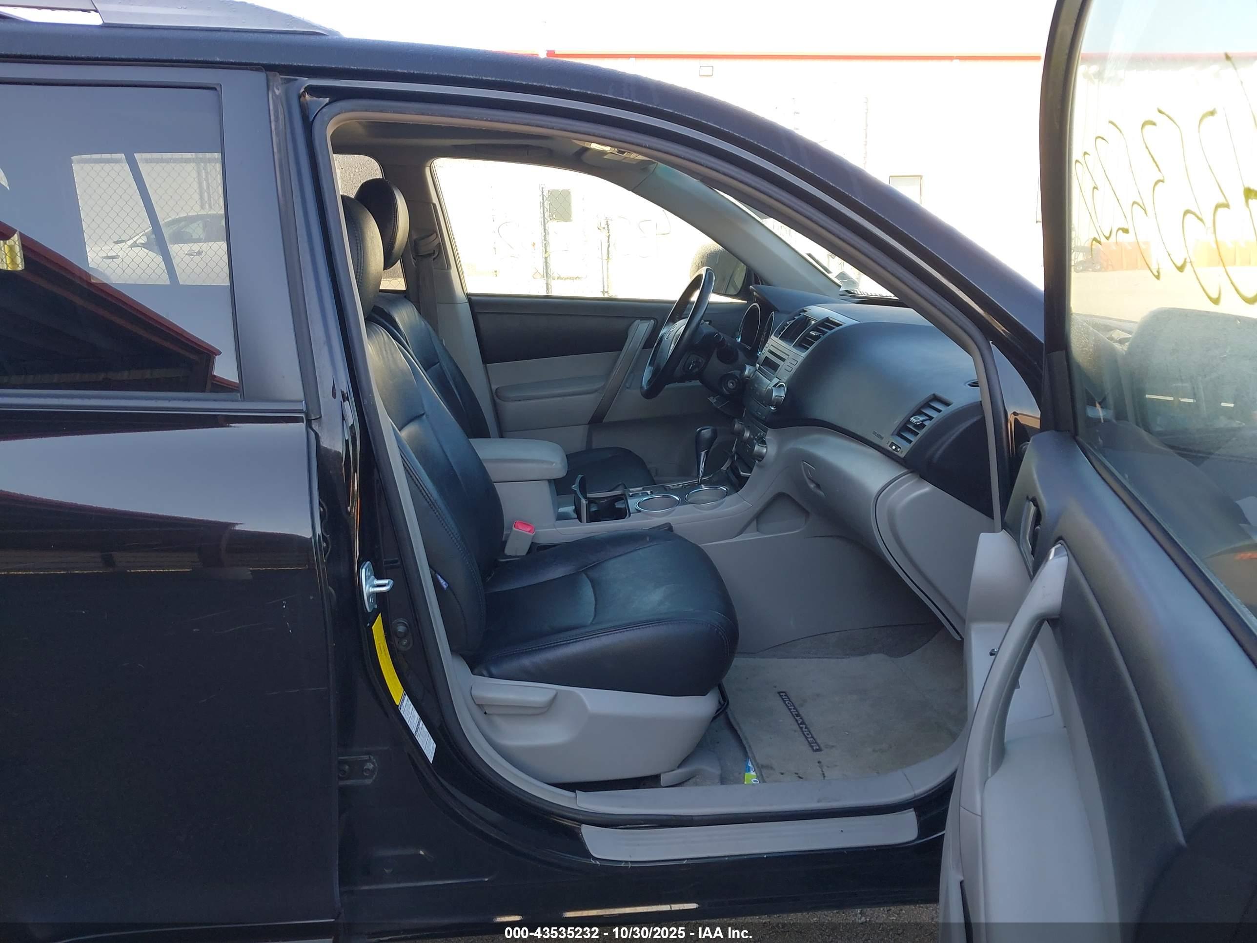 TOYOTA HIGHLANDER image 5