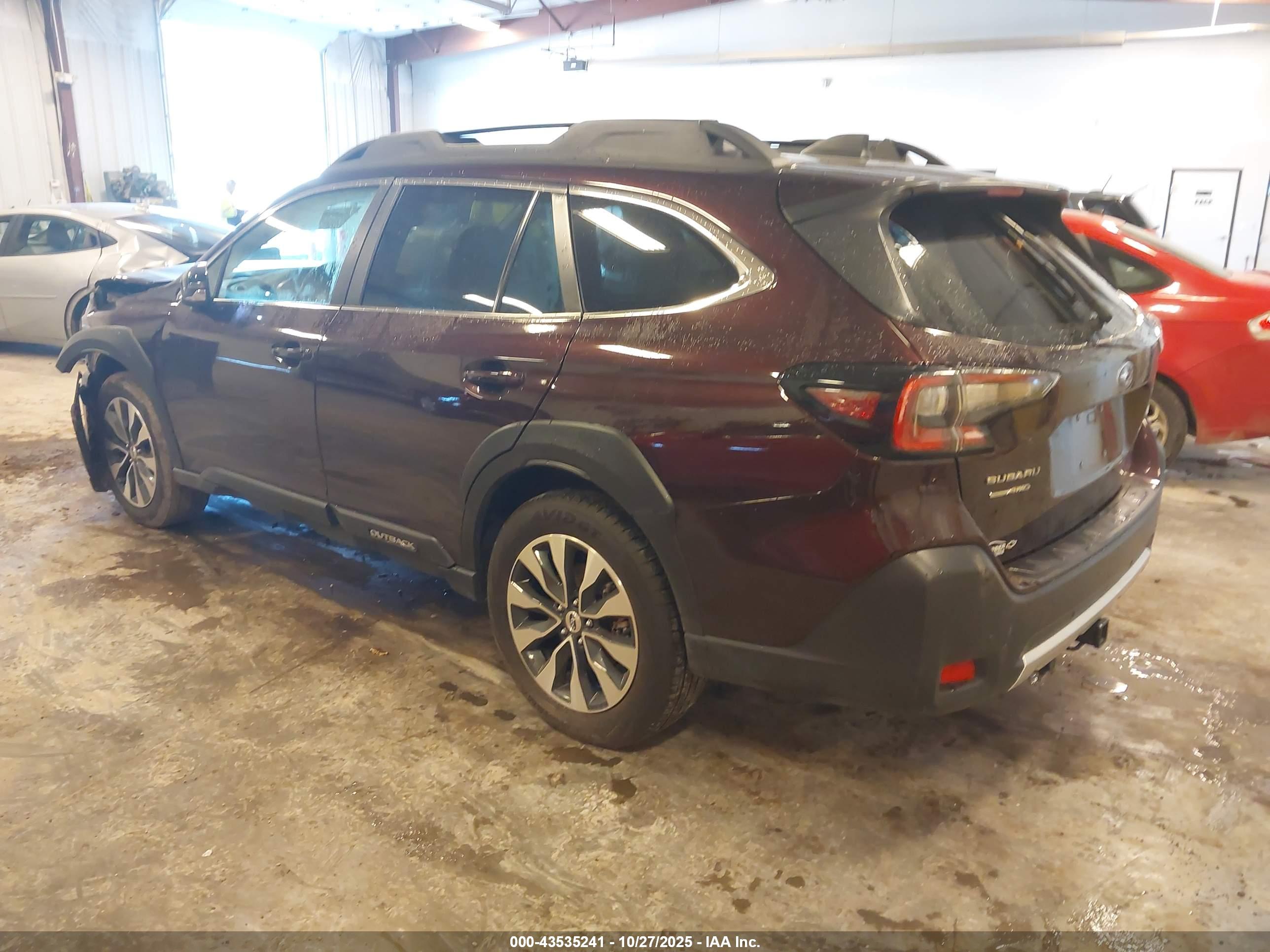 SUBARU OUTBACK image 3