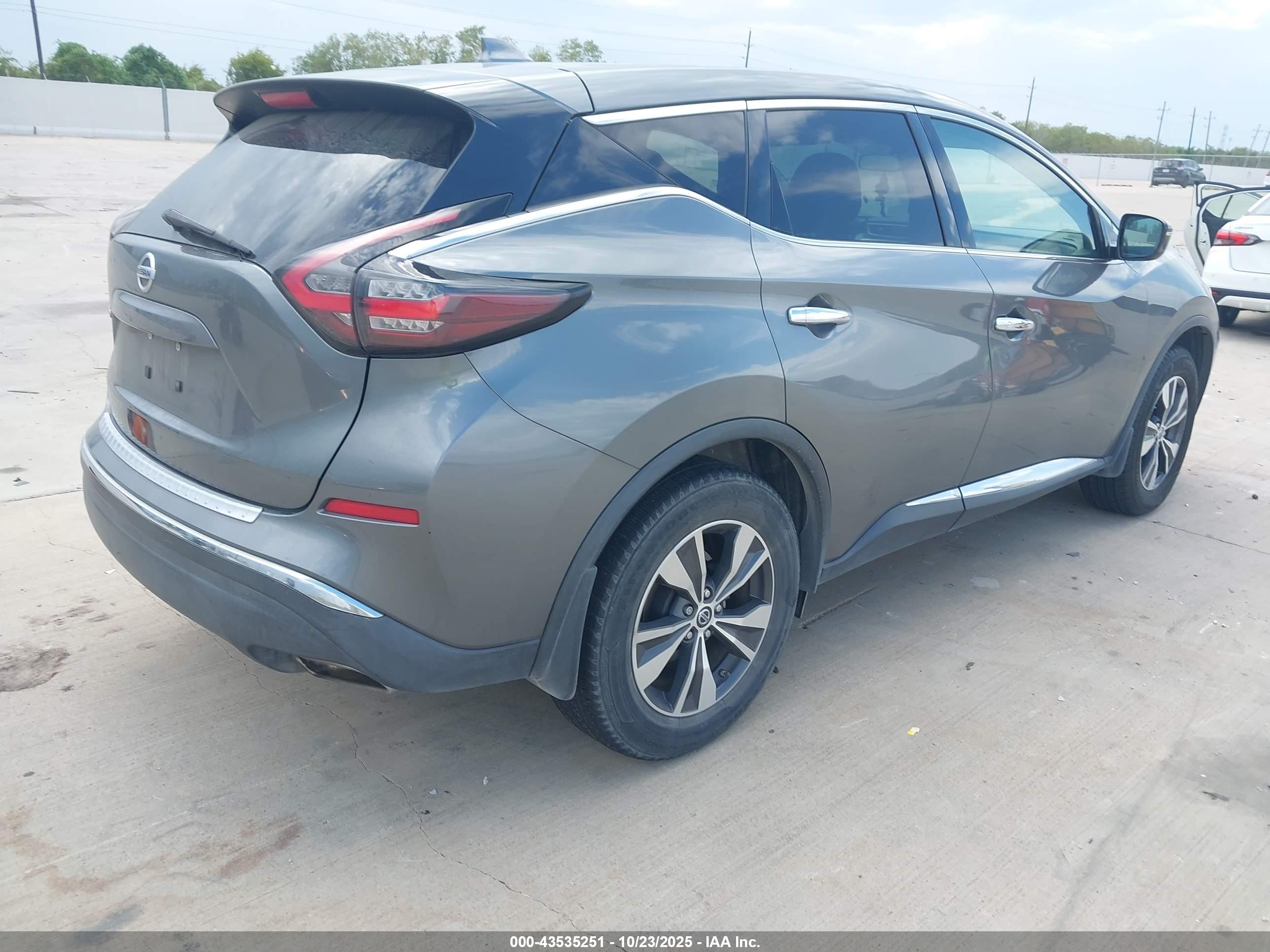 NISSAN MURANO image 4