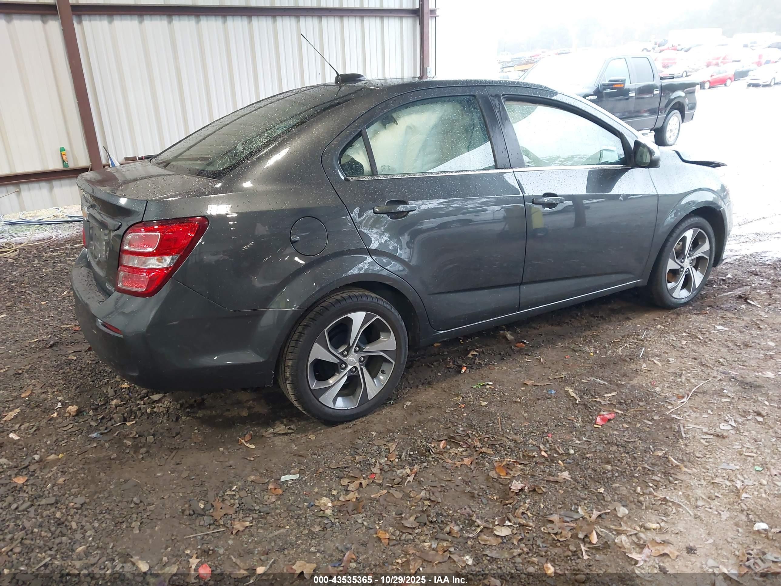 CHEVROLET SONIC image 4