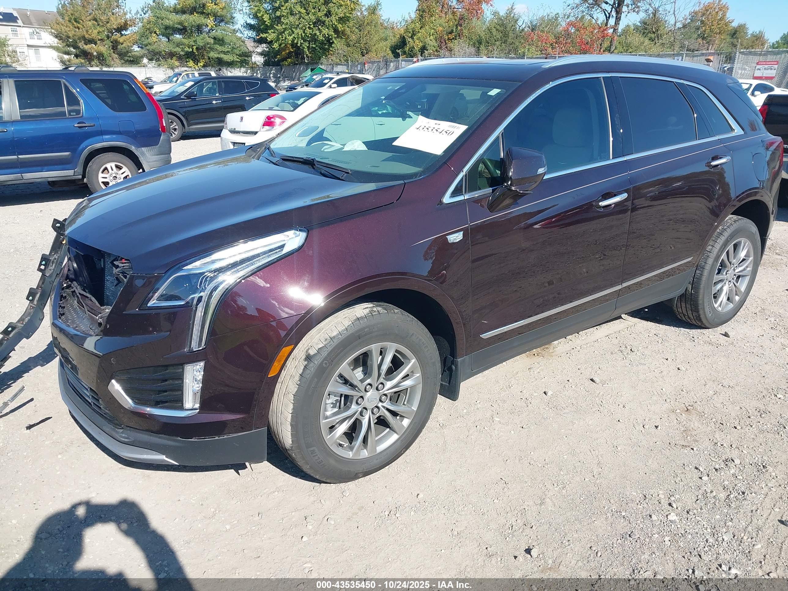 CADILLAC XT5 image 2