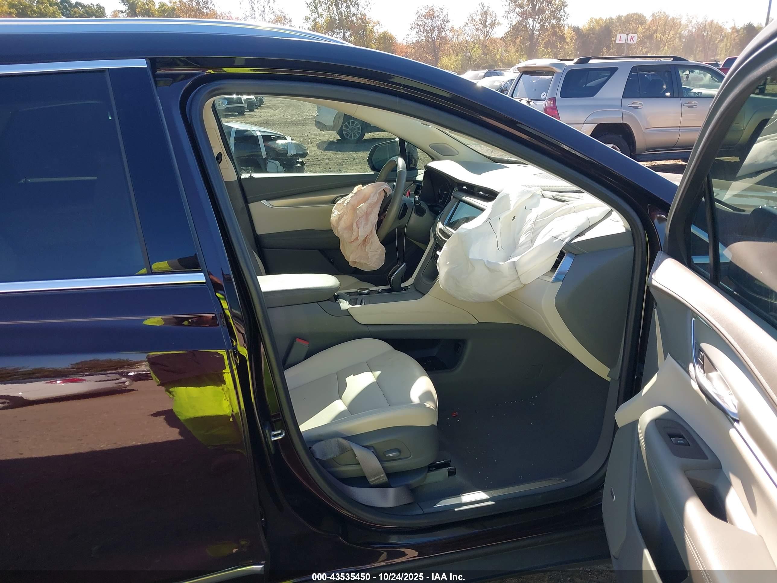 CADILLAC XT5 image 5