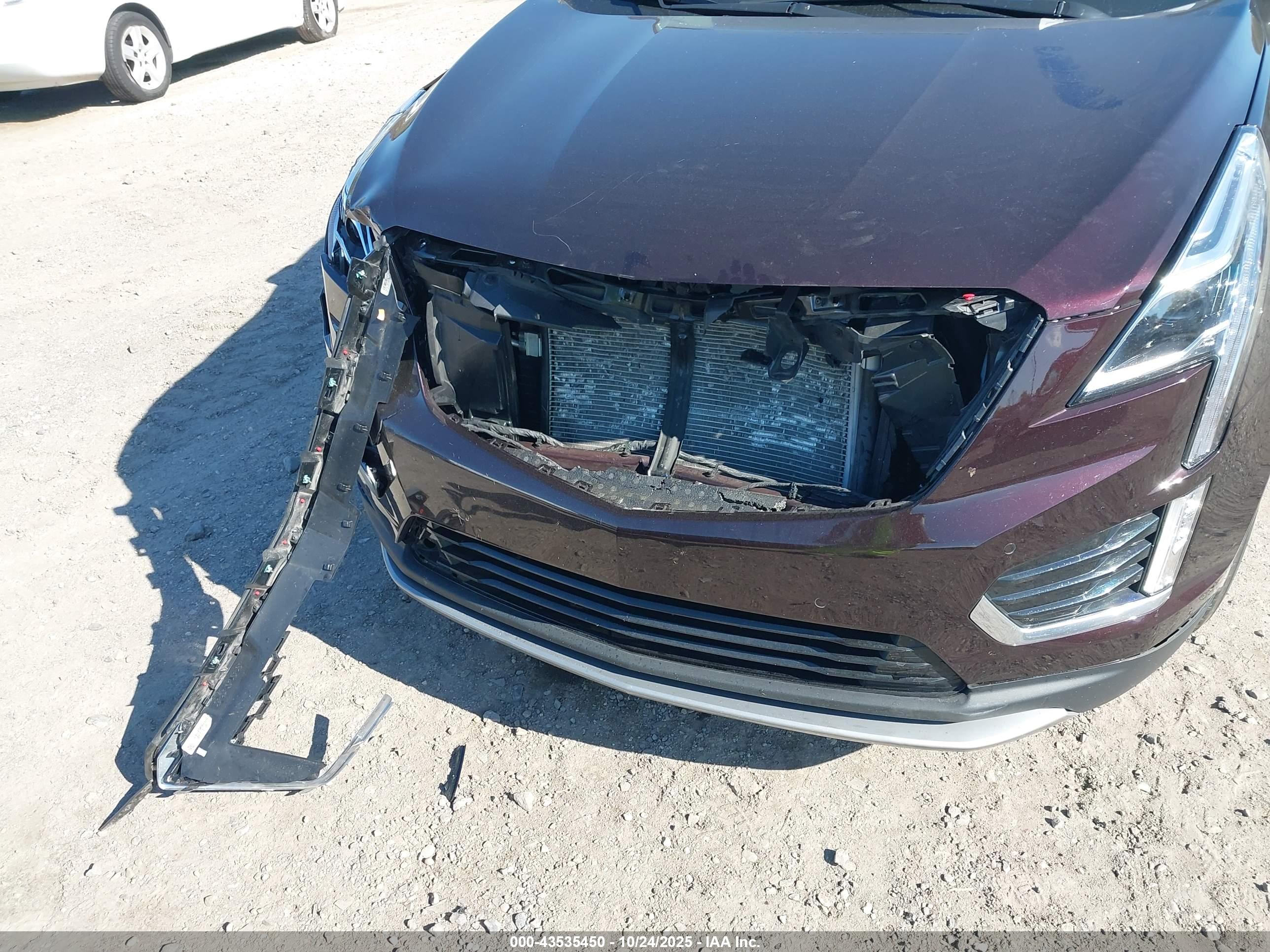 CADILLAC XT5 image 6