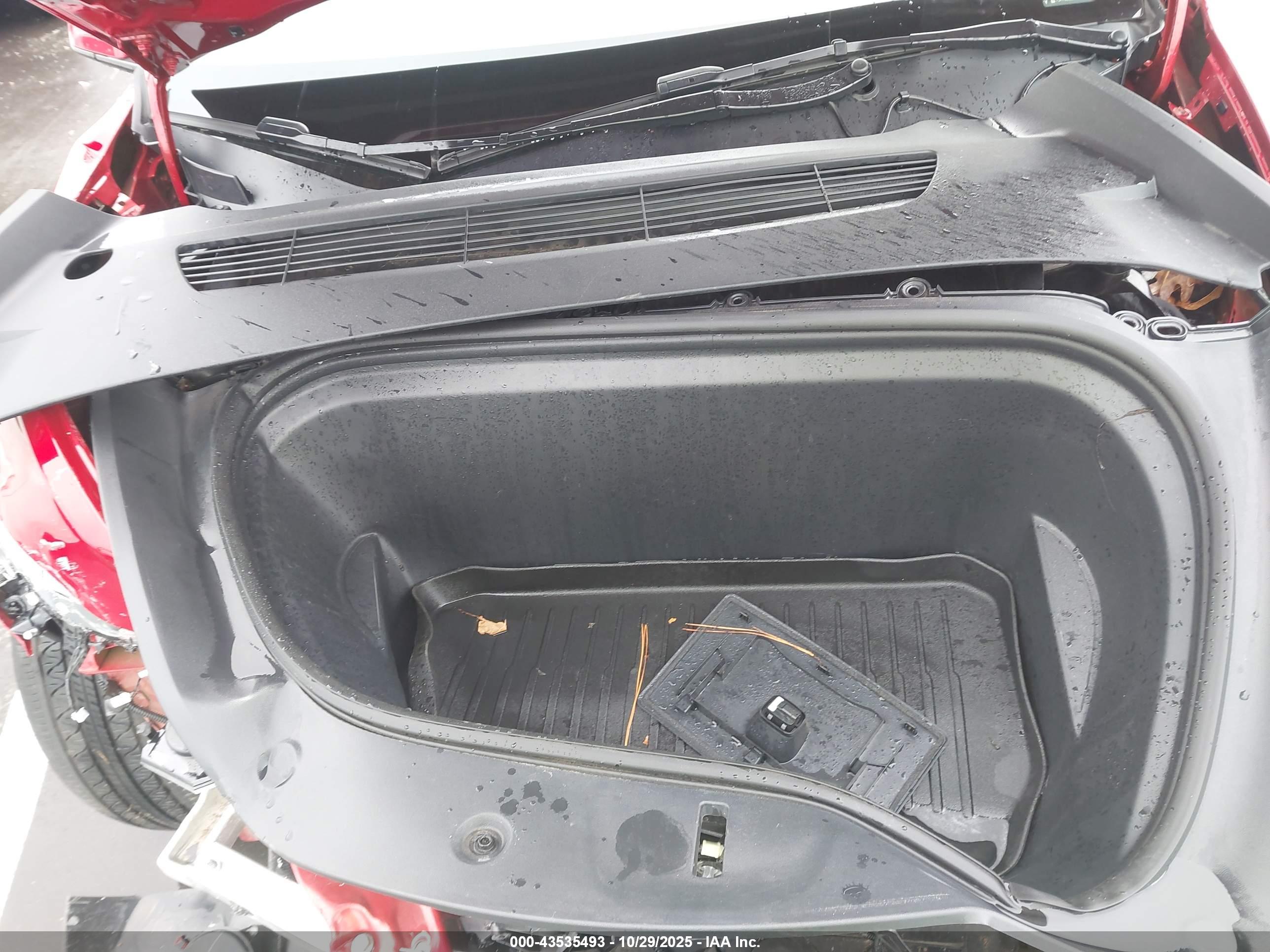 TESLA MODEL image 10