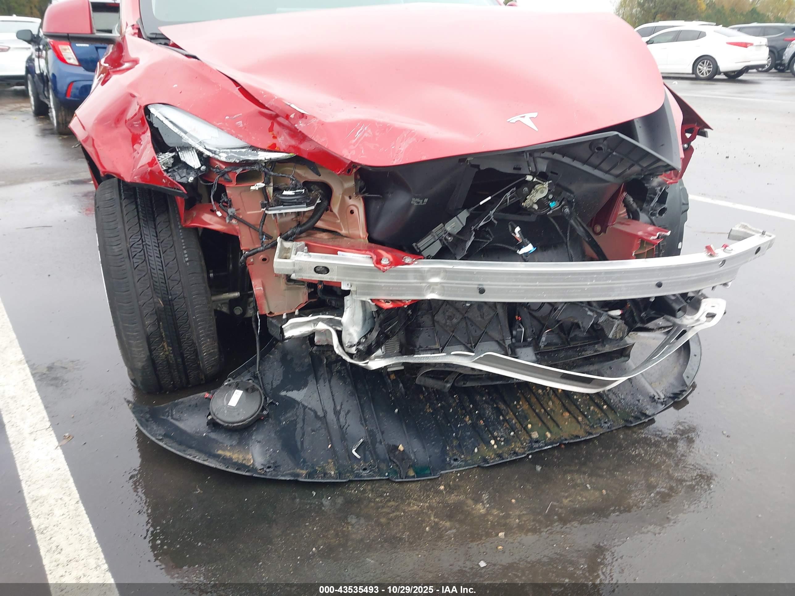 TESLA MODEL image 6