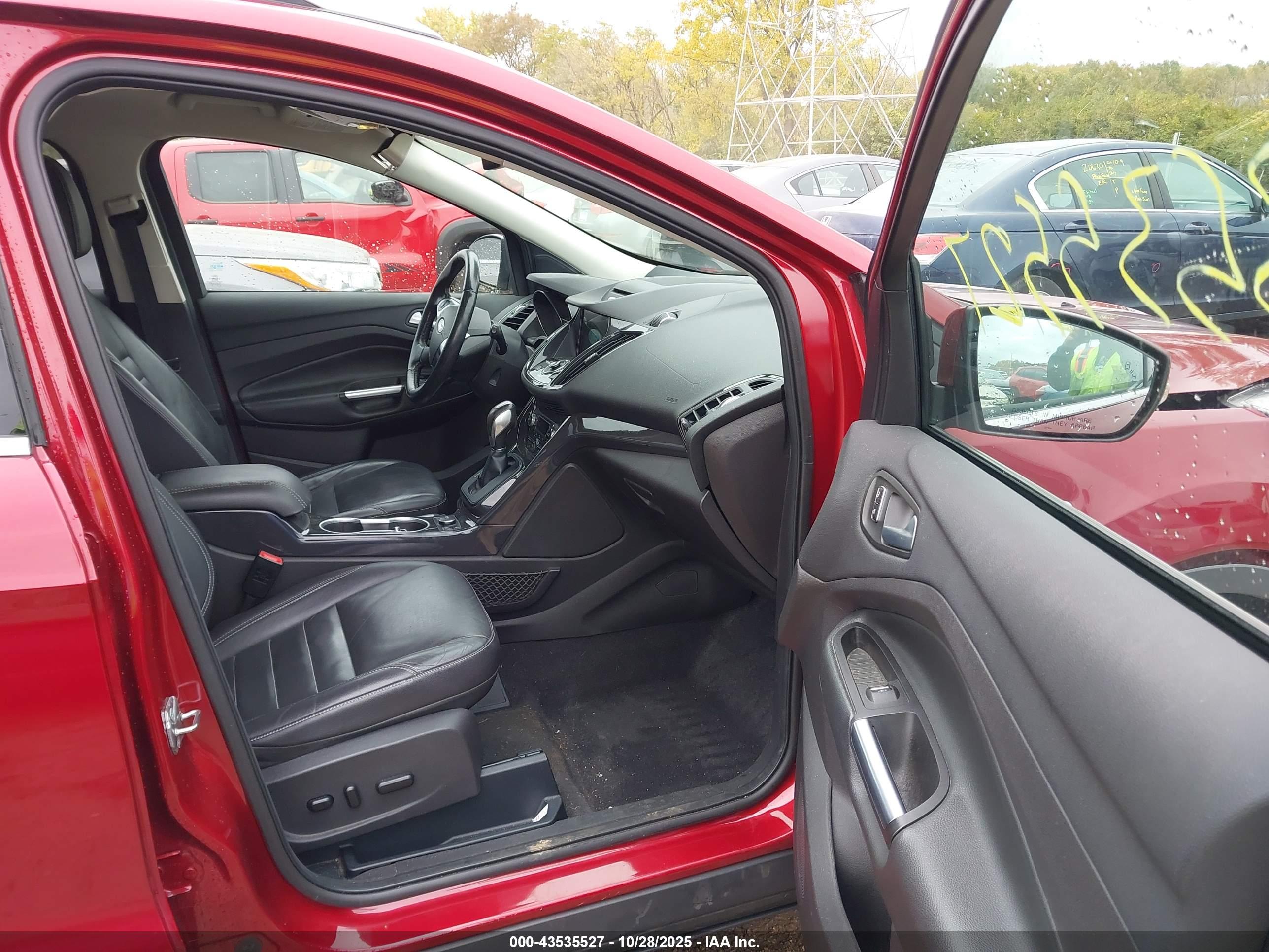 FORD ESCAPE image 5