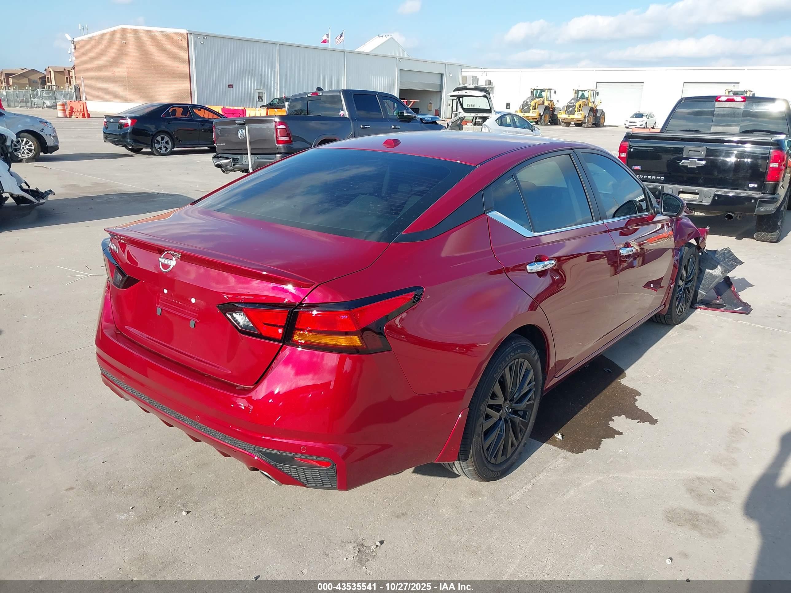 NISSAN ALTIMA image 4