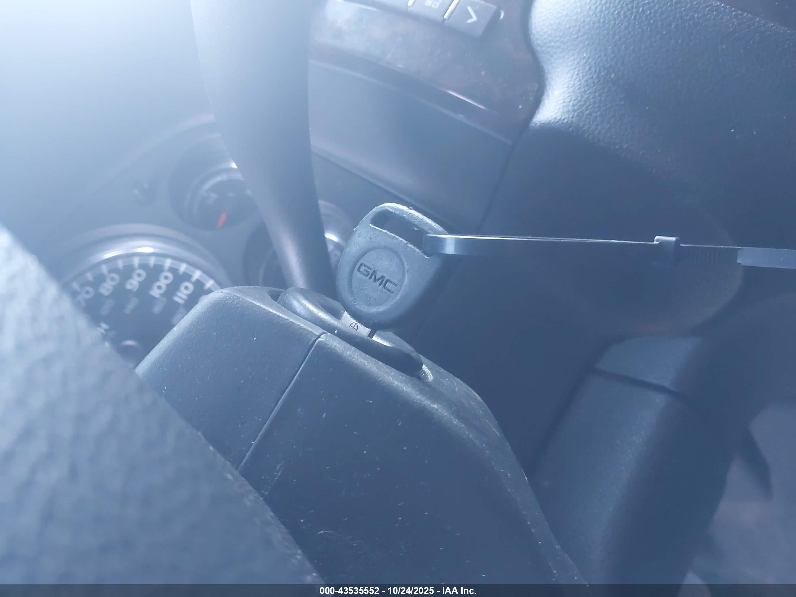 GMC YUKON image 11