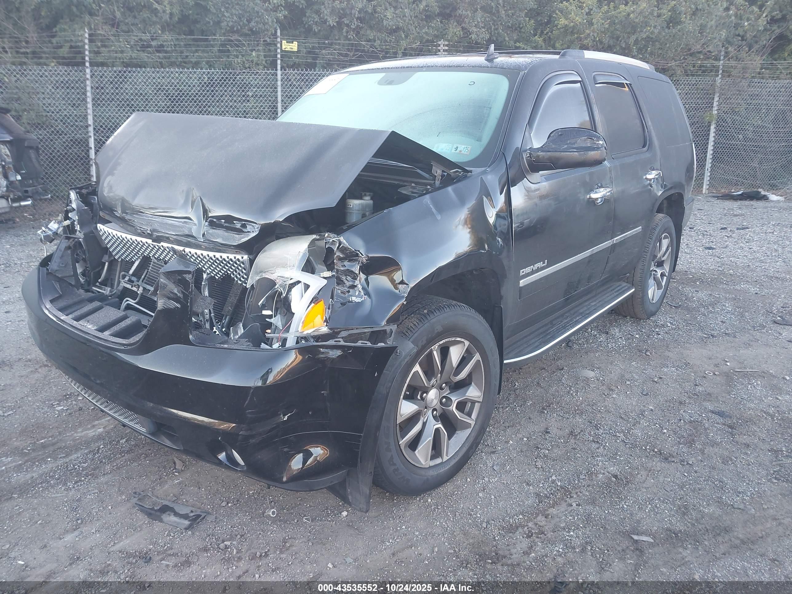 GMC YUKON image 2