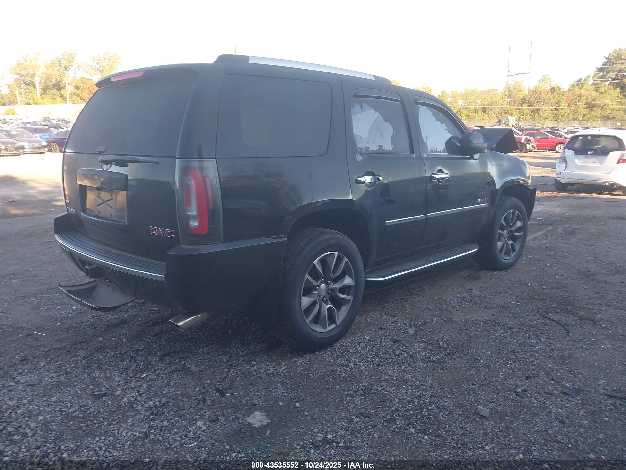 GMC YUKON image 4