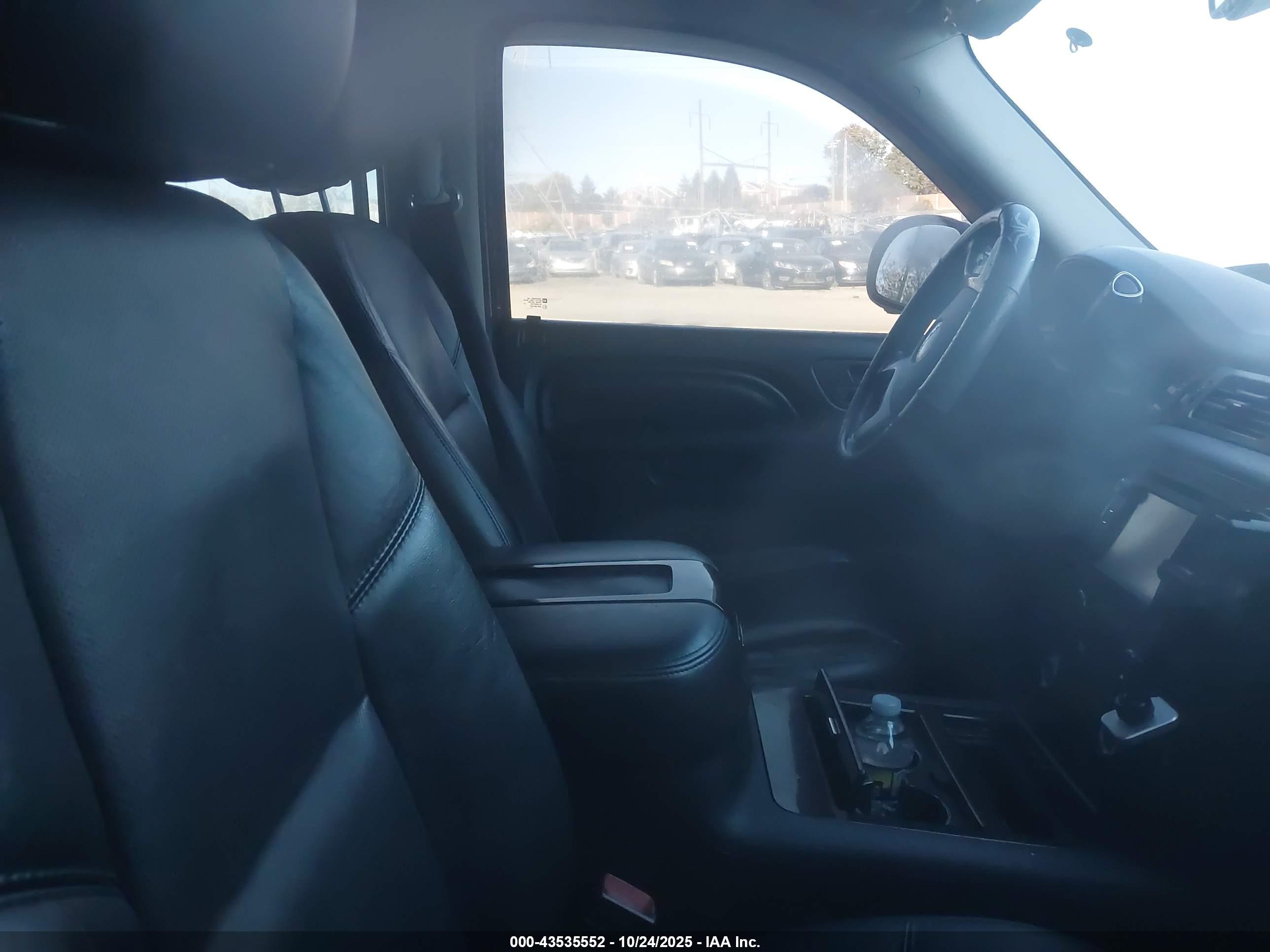 GMC YUKON image 5