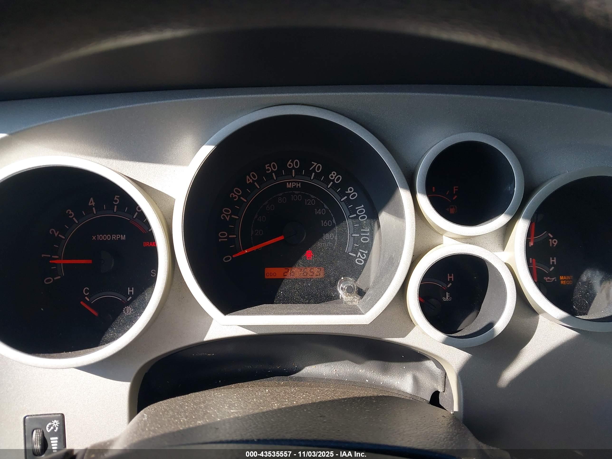TOYOTA TUNDRA image 7