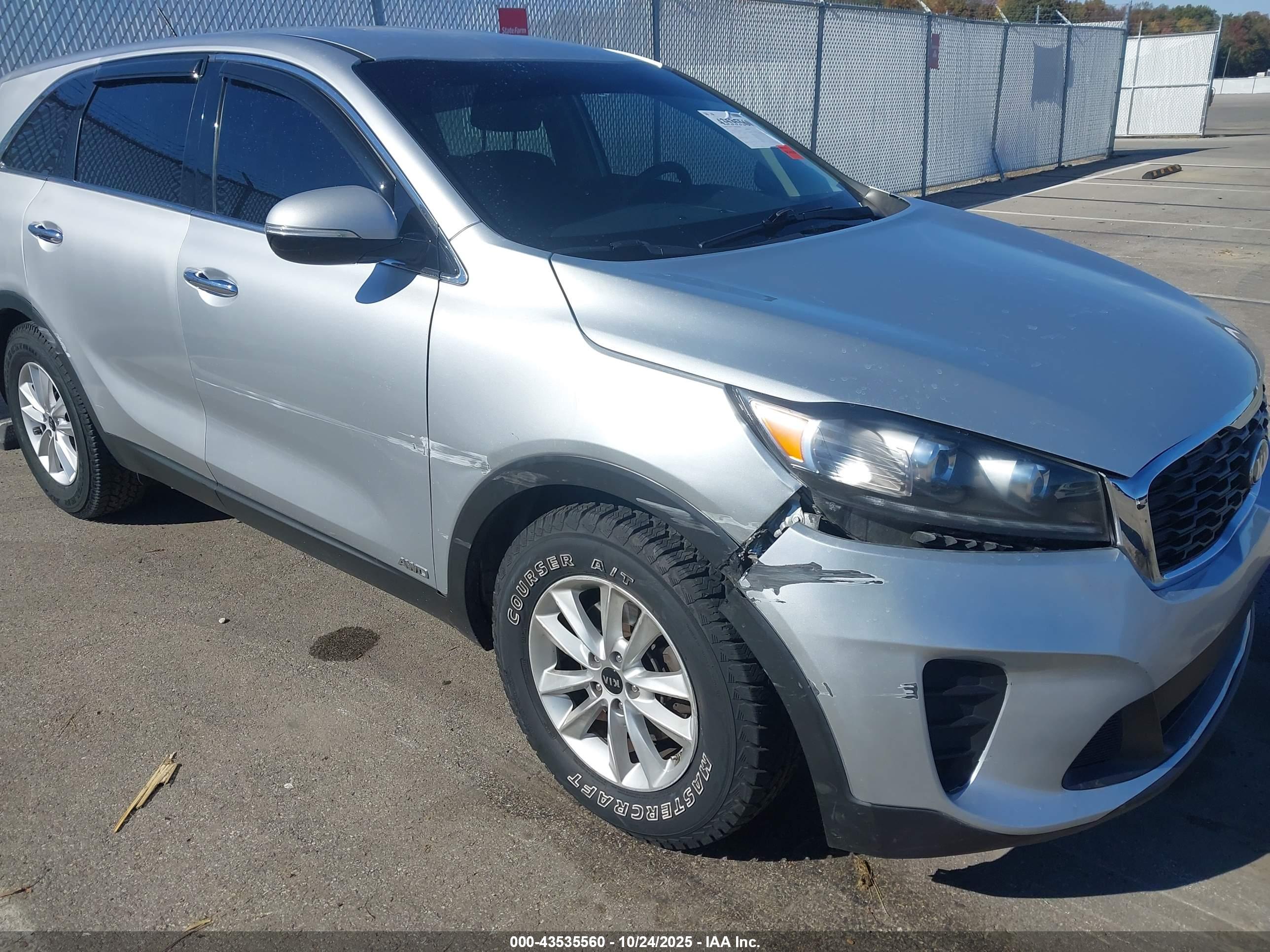KIA SORENTO image 6