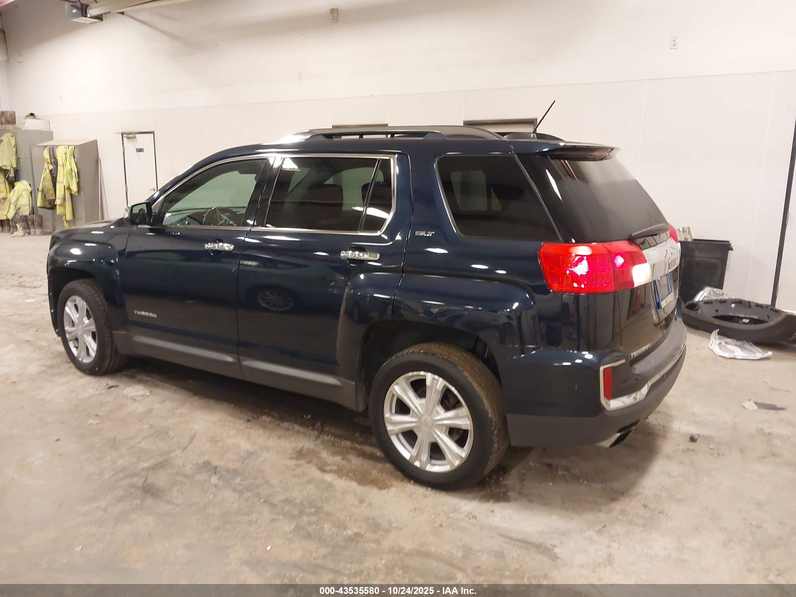 GMC TERRAIN image 3