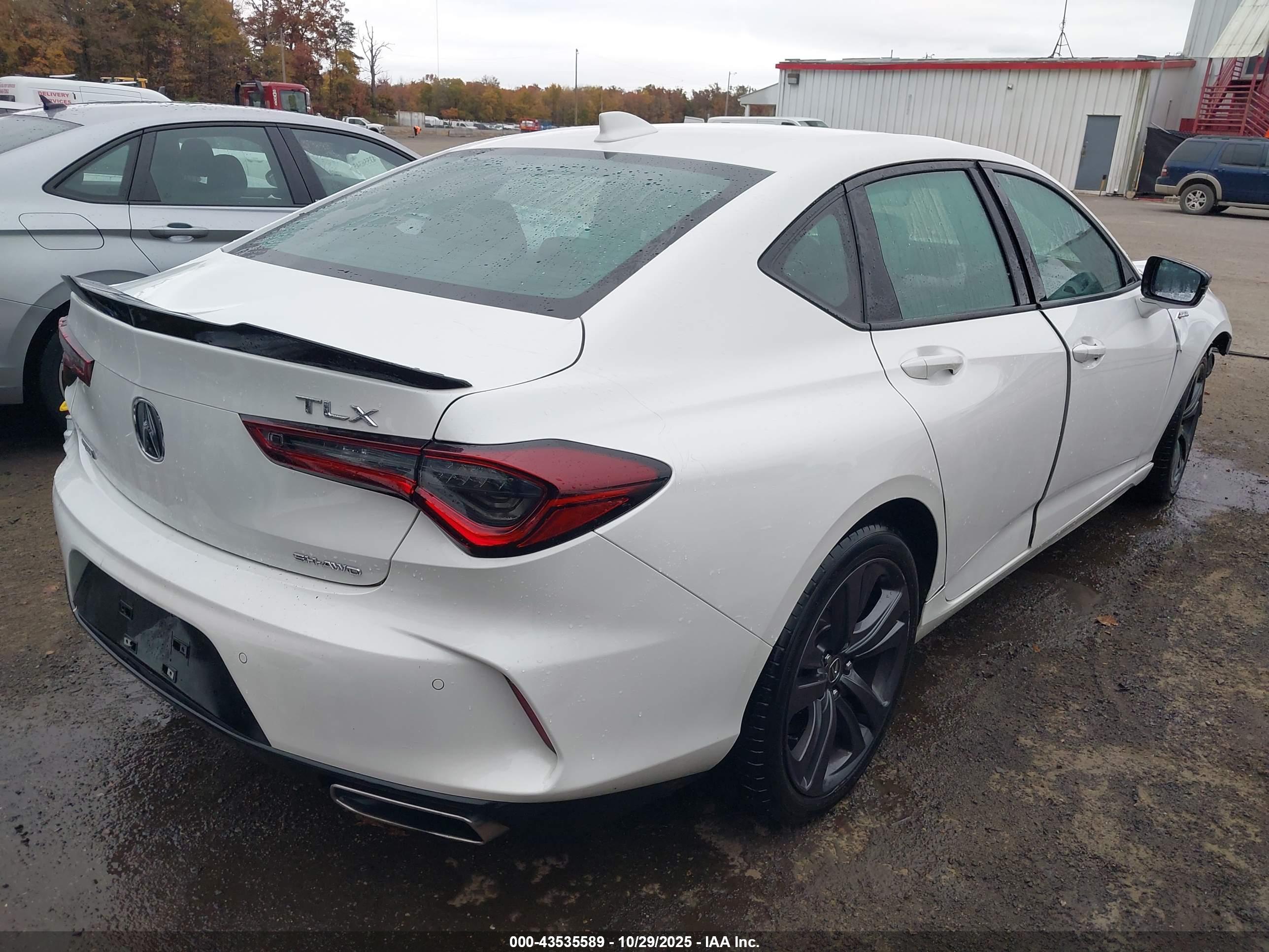 ACURA TLX image 4