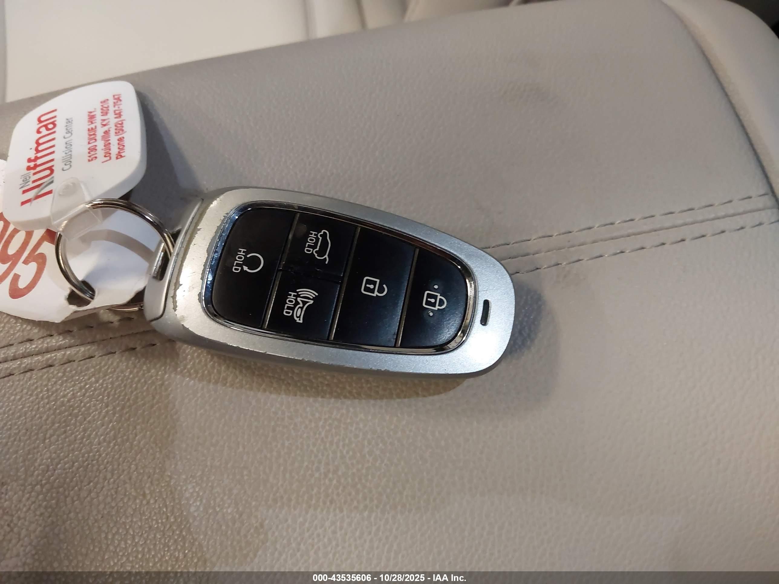 HYUNDAI TUCSON image 11