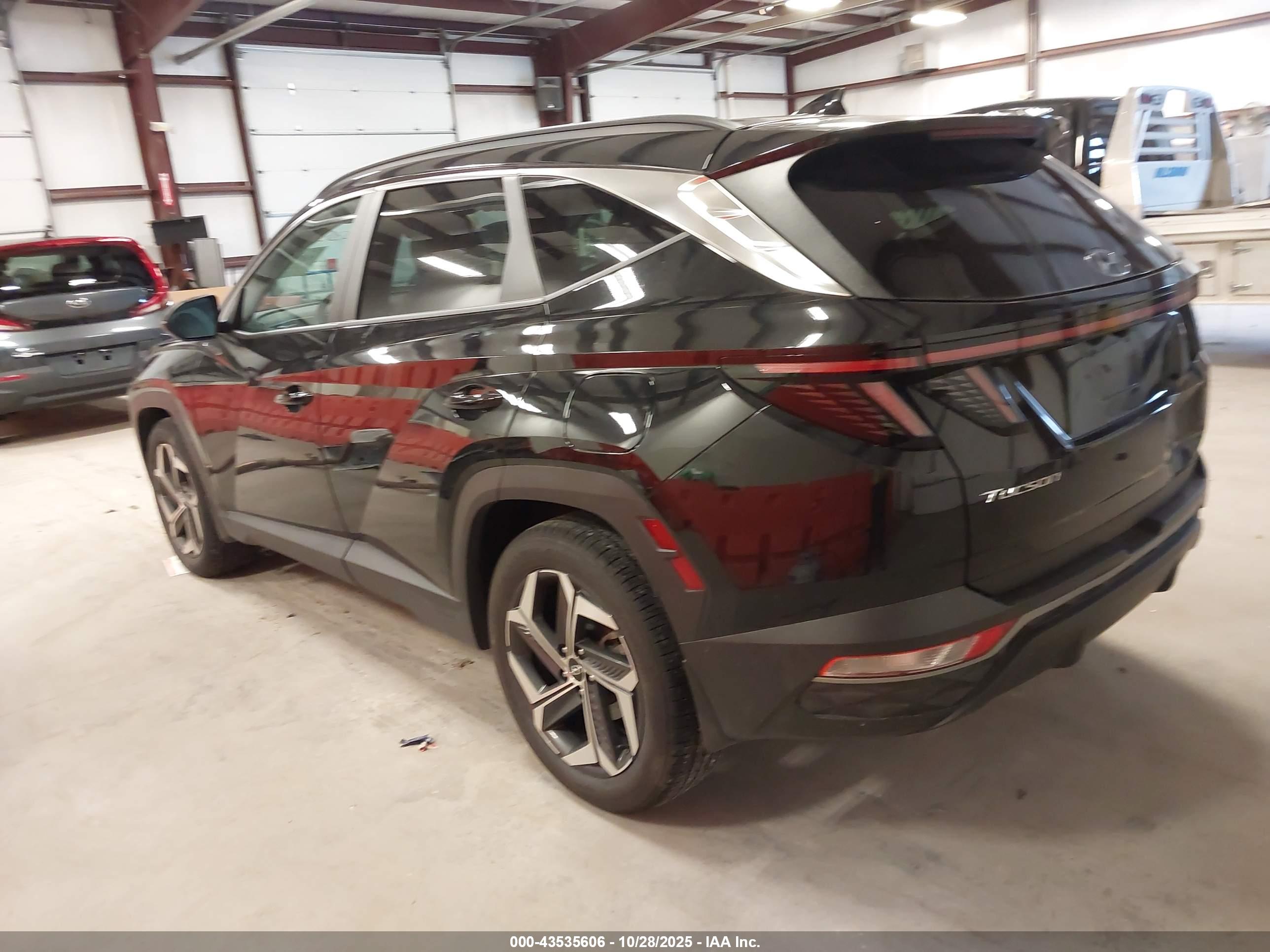 HYUNDAI TUCSON image 3