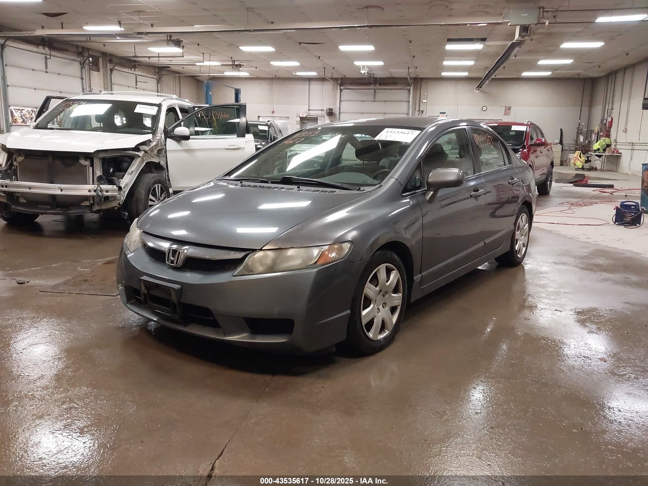 HONDA CIVIC image 2