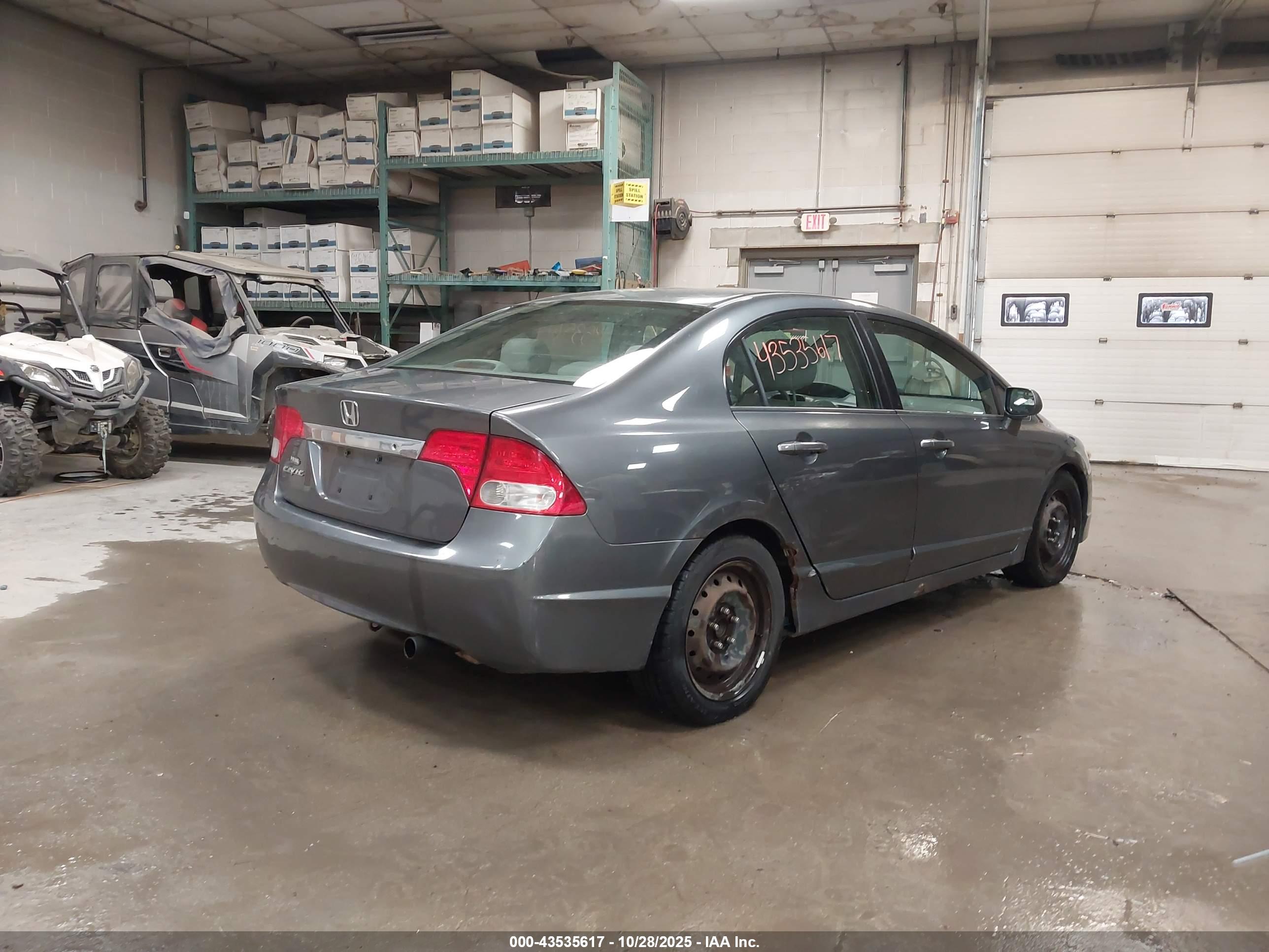 HONDA CIVIC image 4