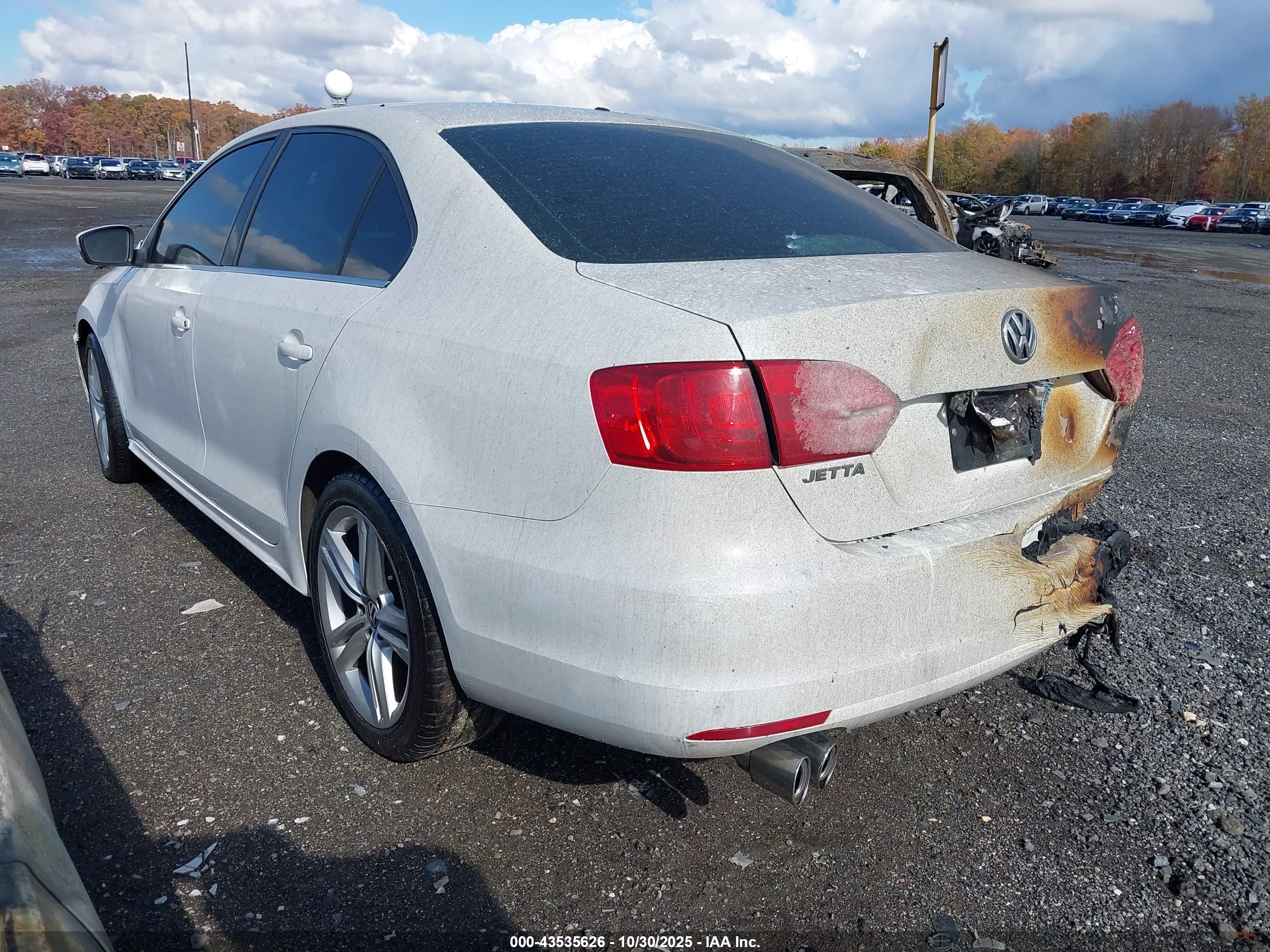 VOLKSWAGEN JETTA image 3