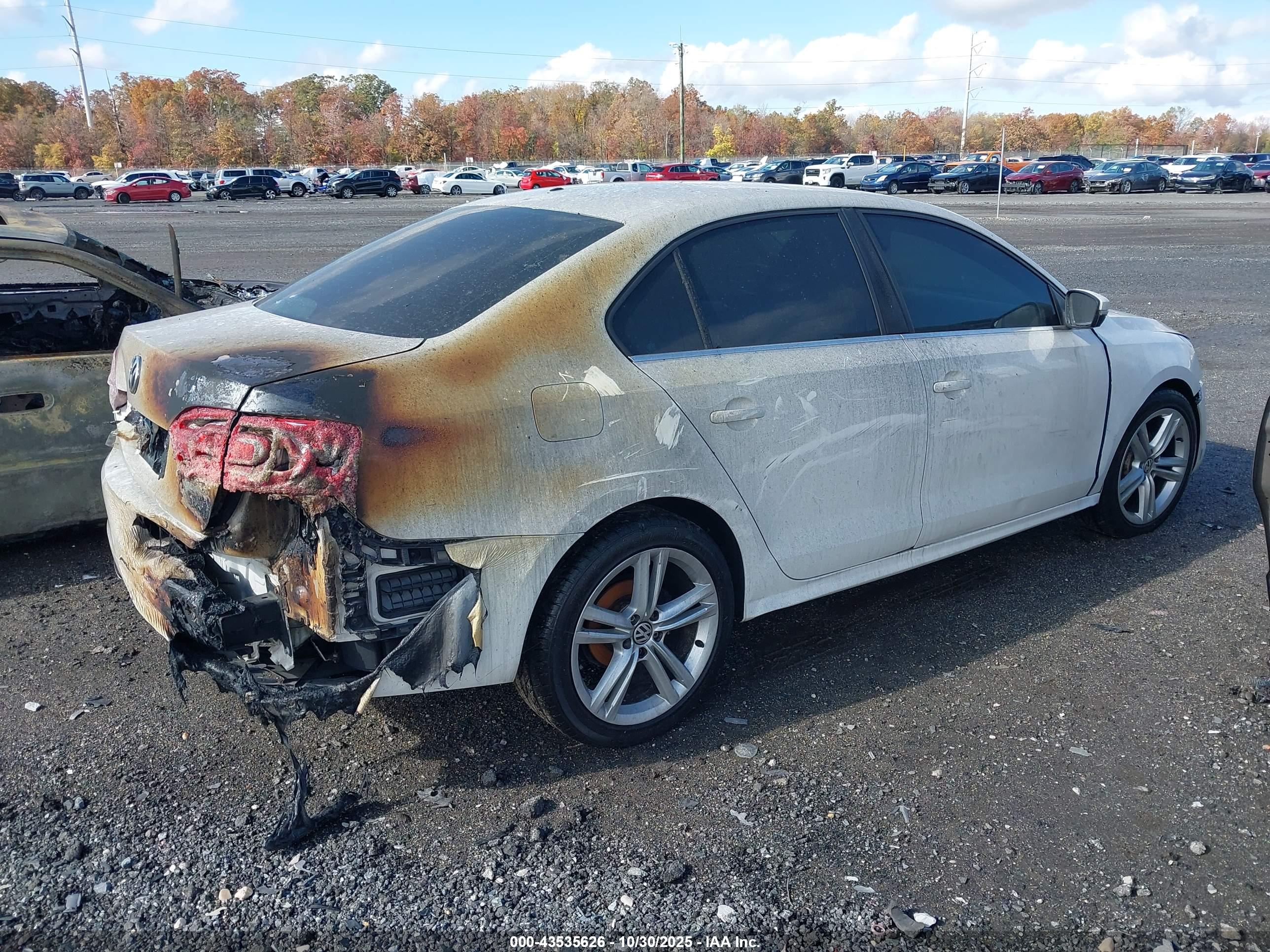 VOLKSWAGEN JETTA image 4