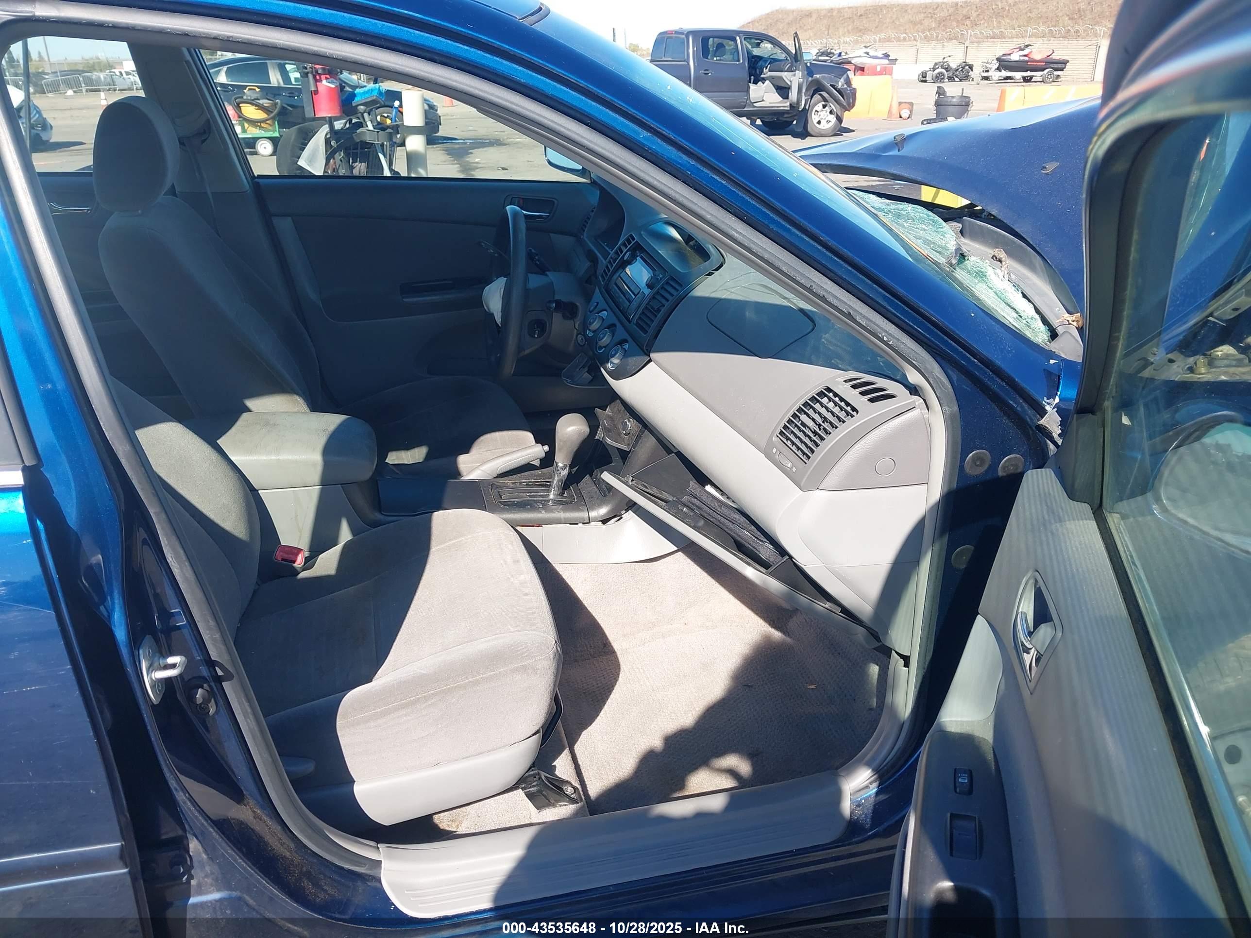 TOYOTA CAMRY image 5