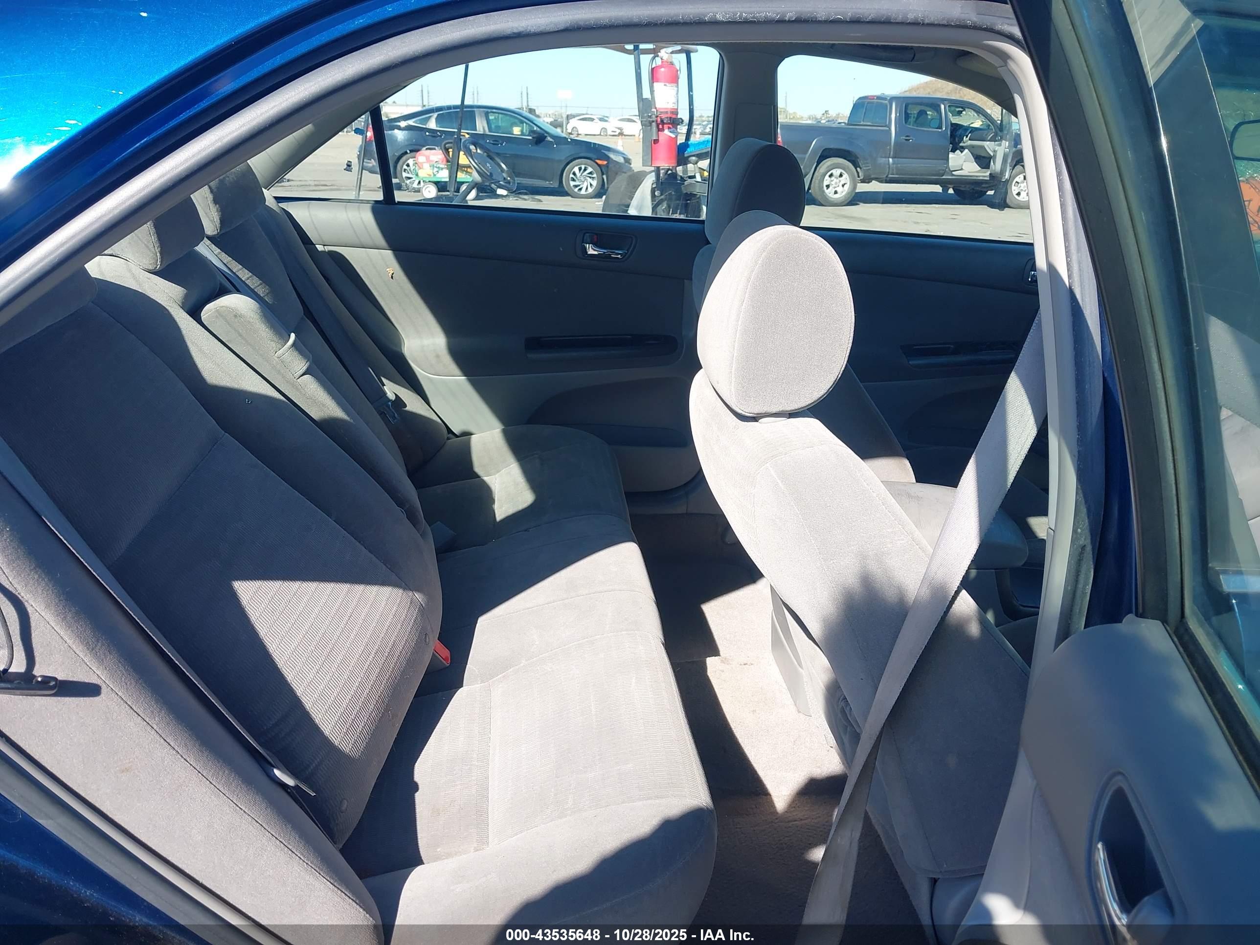 TOYOTA CAMRY image 8