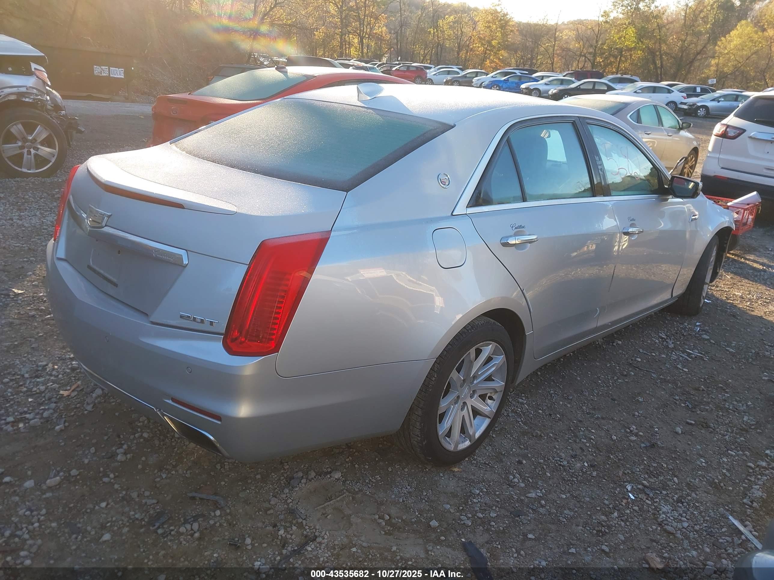 CADILLAC CTS image 4