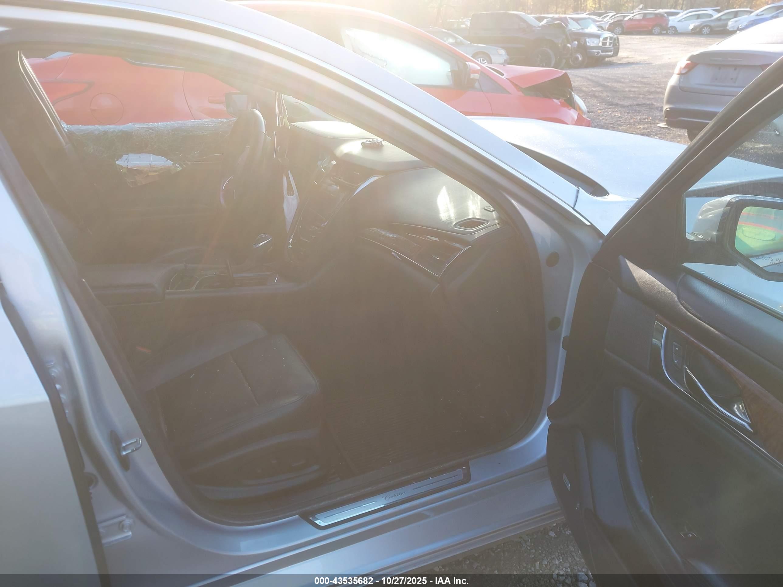 CADILLAC CTS image 5