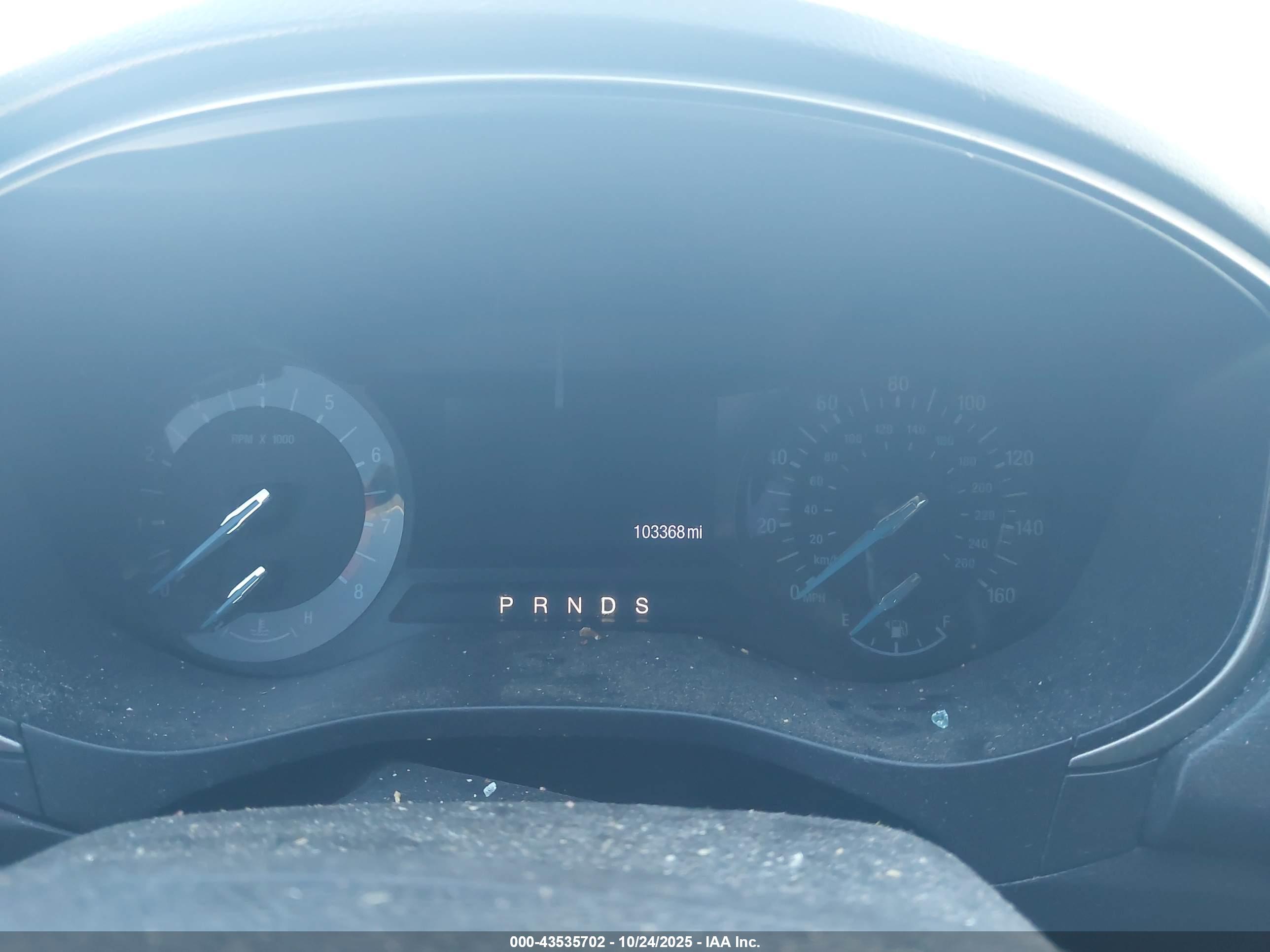 FORD FUSION image 7