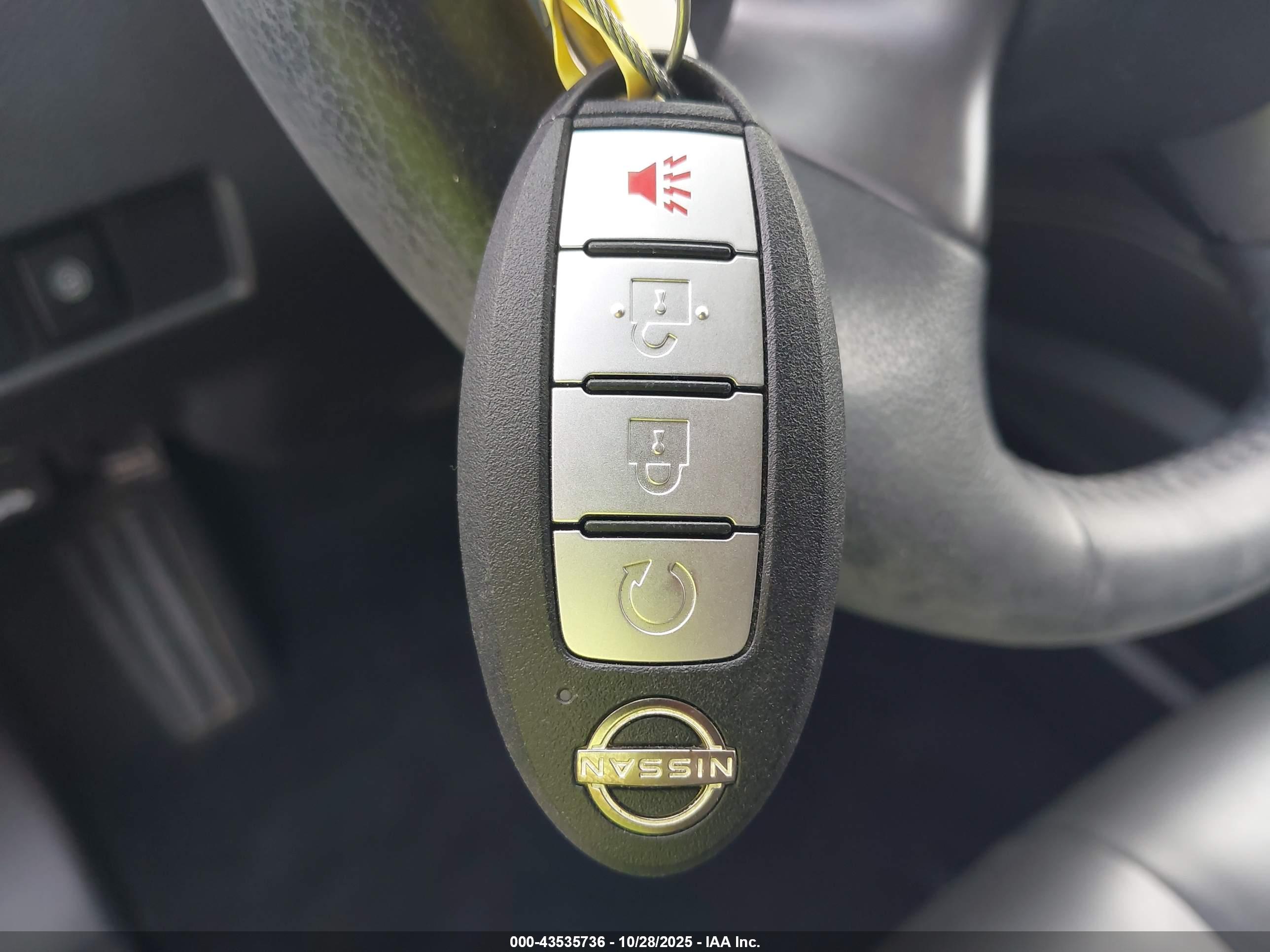 NISSAN MURANO image 11