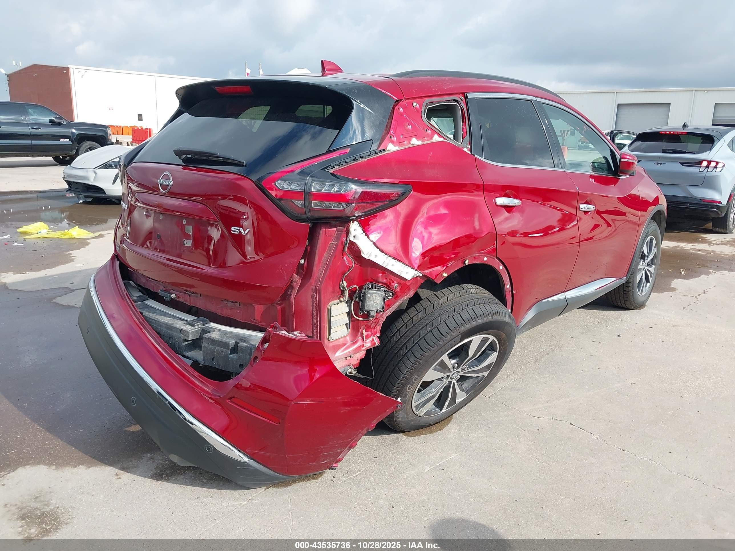 NISSAN MURANO image 4